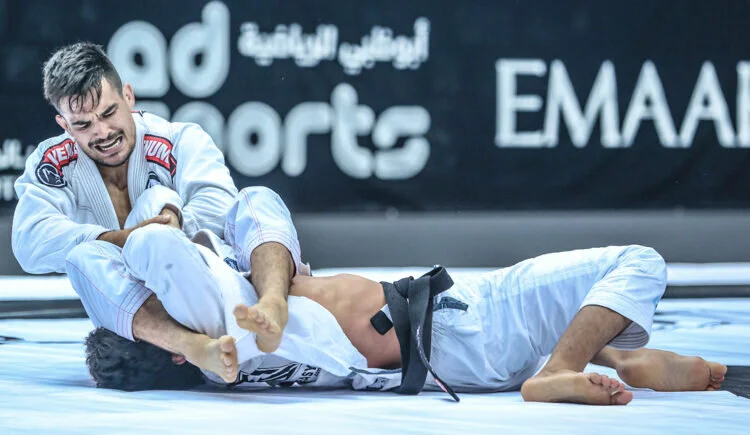 The EUG Series: Isaac Doederlein’s Knee Slice