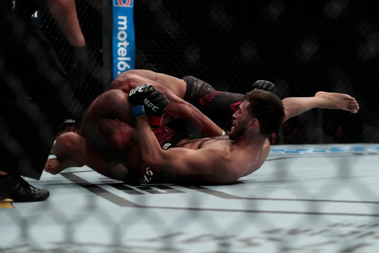 Submission Breakdown: Schnell Shocked, The Best Damn Closed Guard Combination in MMA