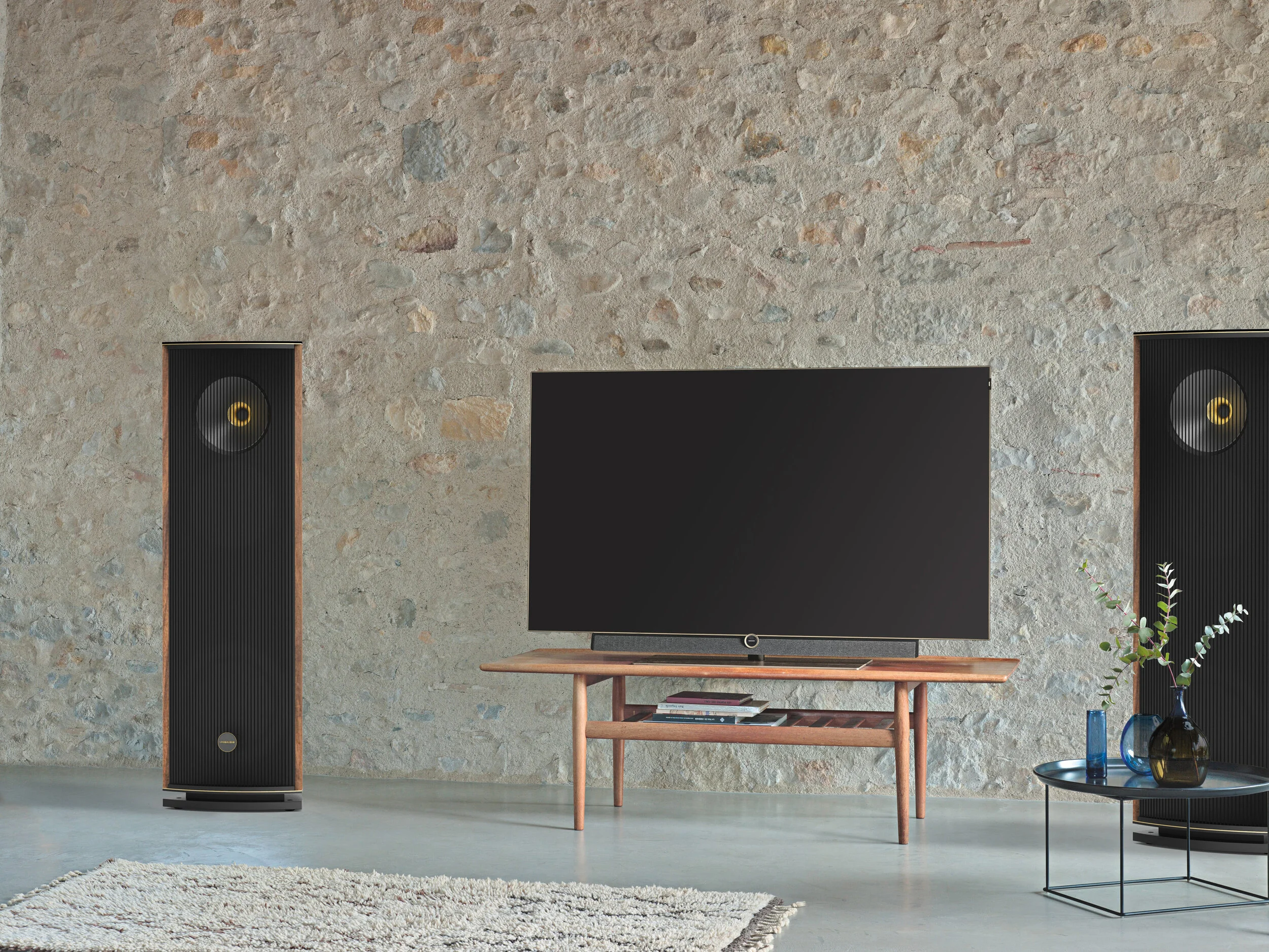 02 ambient_Mini ONE-wood veneer.jpg