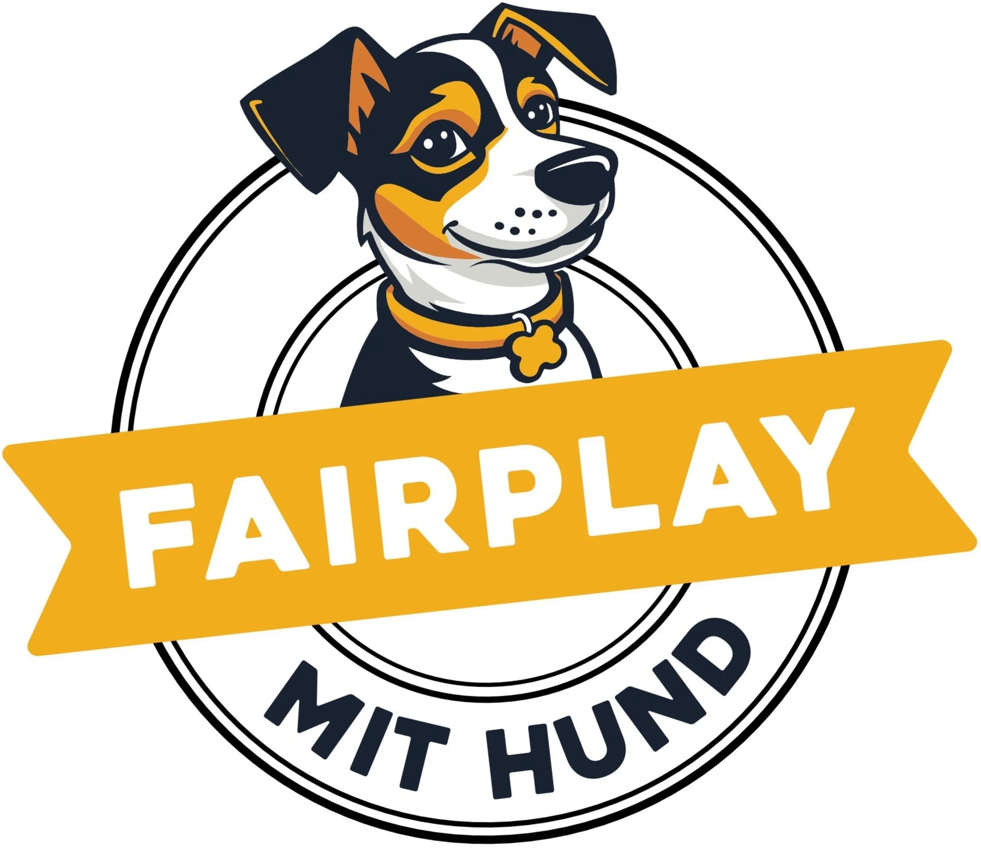 Grafik eines Hundes mit Collie-ähnlichem Aussehen, trägt ein Halsband mit einem Knochenanhänger, überlagert von einem gelben Banner mit dem weißen Text 'Fairplay', umgeben von zwei Kreisen, darunter schwarz-weiß mit dem Text 'Mit Hund'.