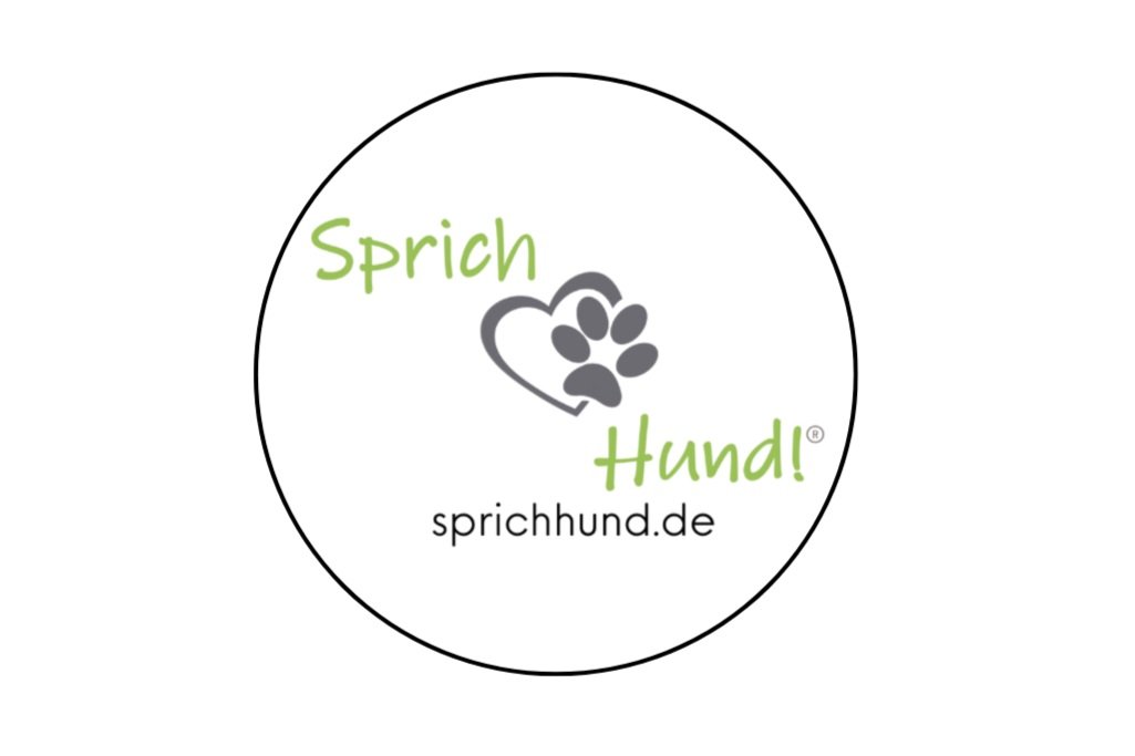 Logo mit einem Herz und Pfotenabdrücken, grüner und schwarzer Text, der die Webseite sprichhund.de bewirbt.