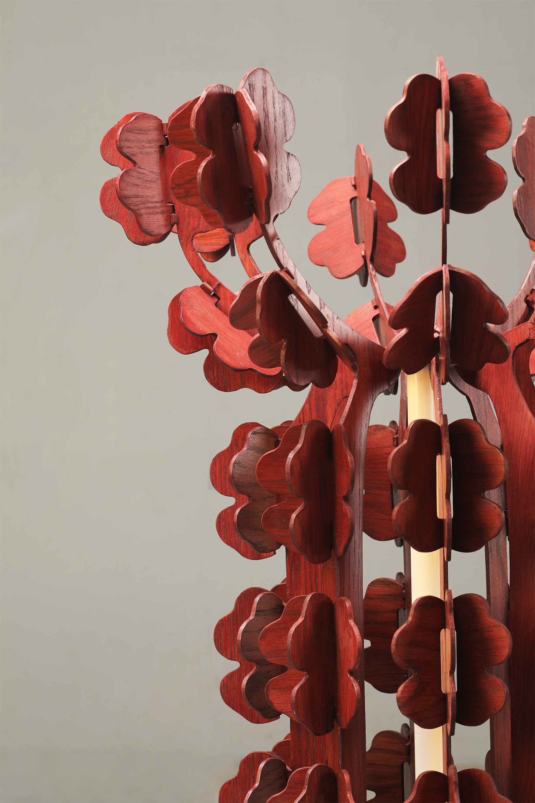 lowres-Flutter-Lamp_CloseUp2_Bianca-Carague.png