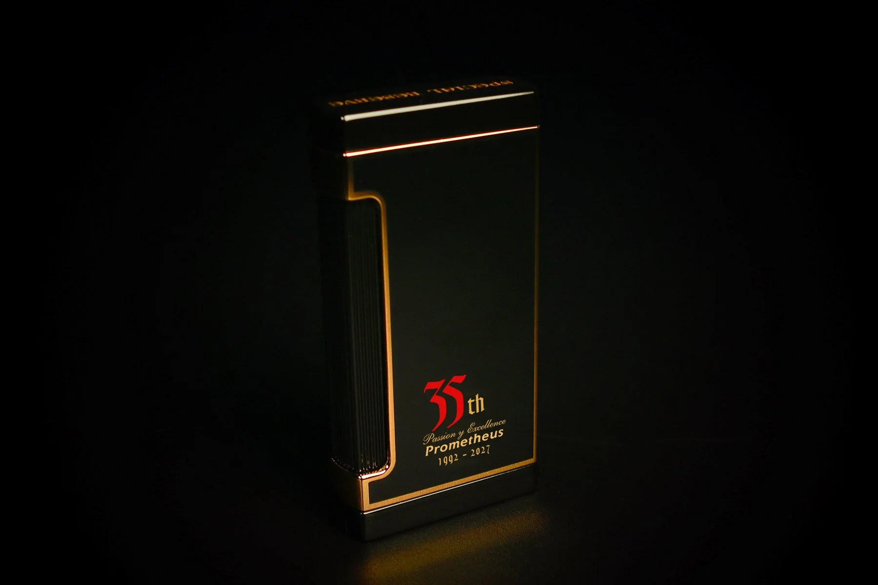 prometheus-35th-anniversary-red-ultimo-x-10f.jpg