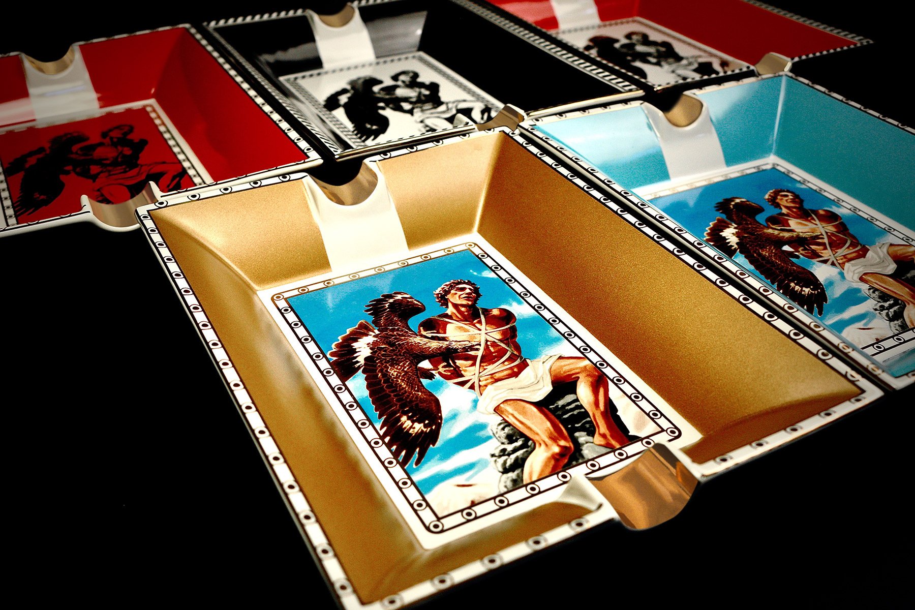 prometheus-ashtrays-red-gold-matte-gold-black-3f.jpg