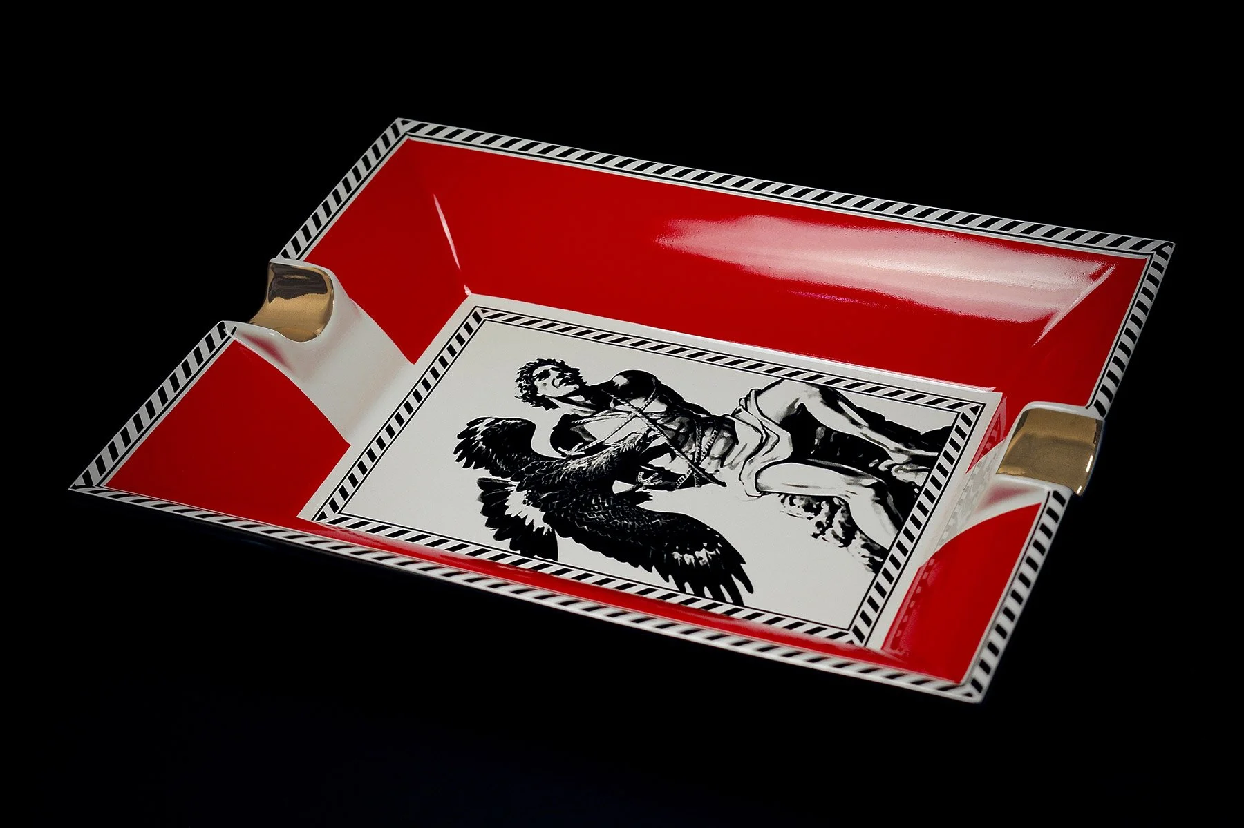 prometheus-ashtray-black-white-and-red-6f.jpg