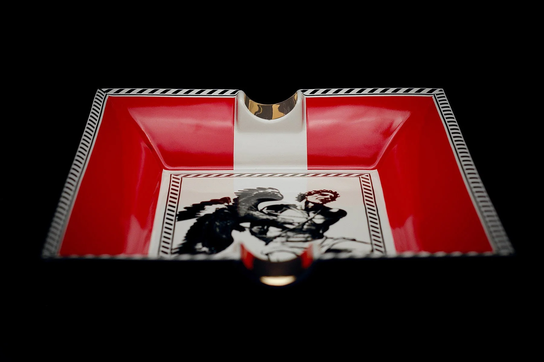 prometheus-ashtray-black-white-and-red-1f.jpg