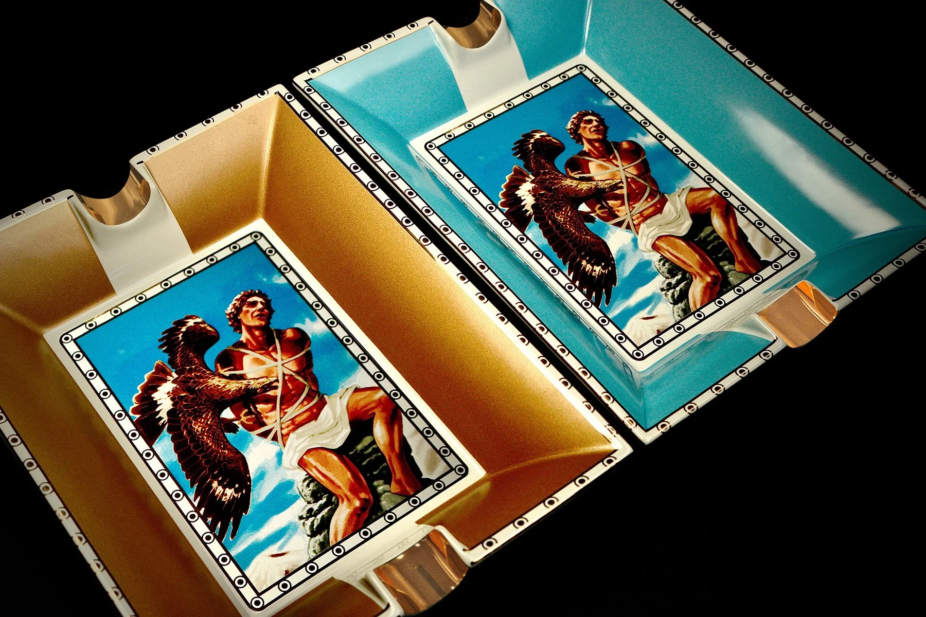 prometheus-ashtrays-gold-matte-blue-1f.jpg