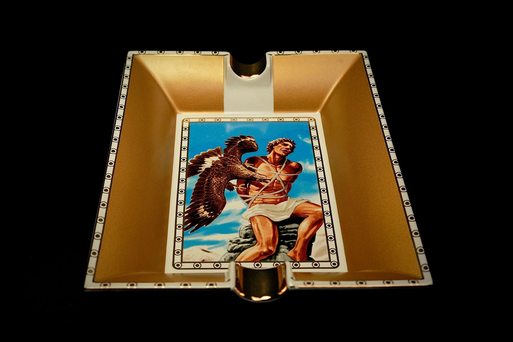 prometheus-ashtray-gold-matte-2f.jpg