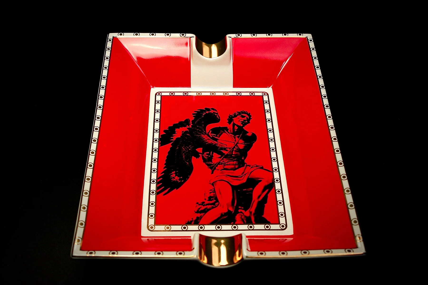 prometheus-ashtray-red-2f.jpg