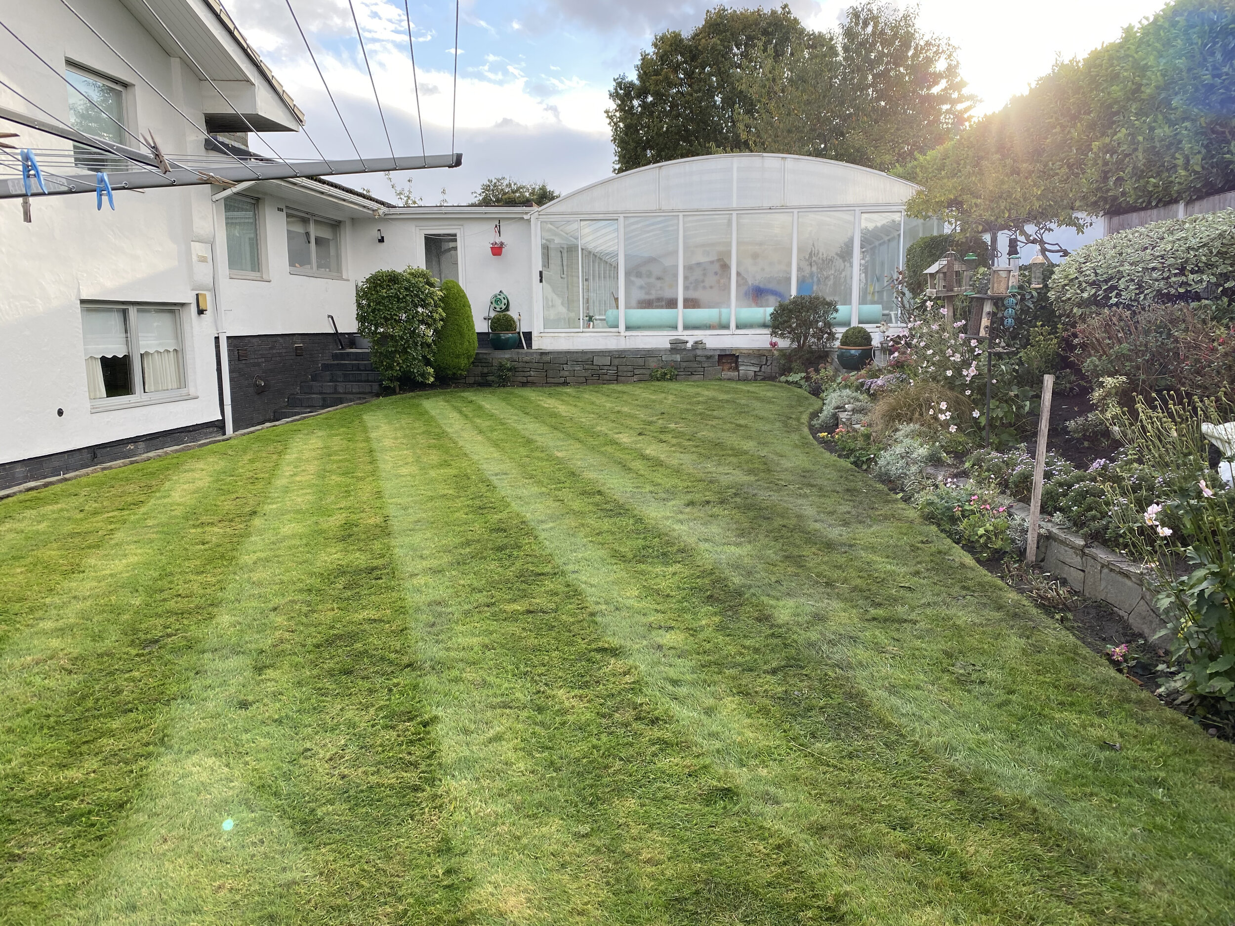 Garden Maintenance & Grounds Maintenance in Wirral, Chester. Gardener