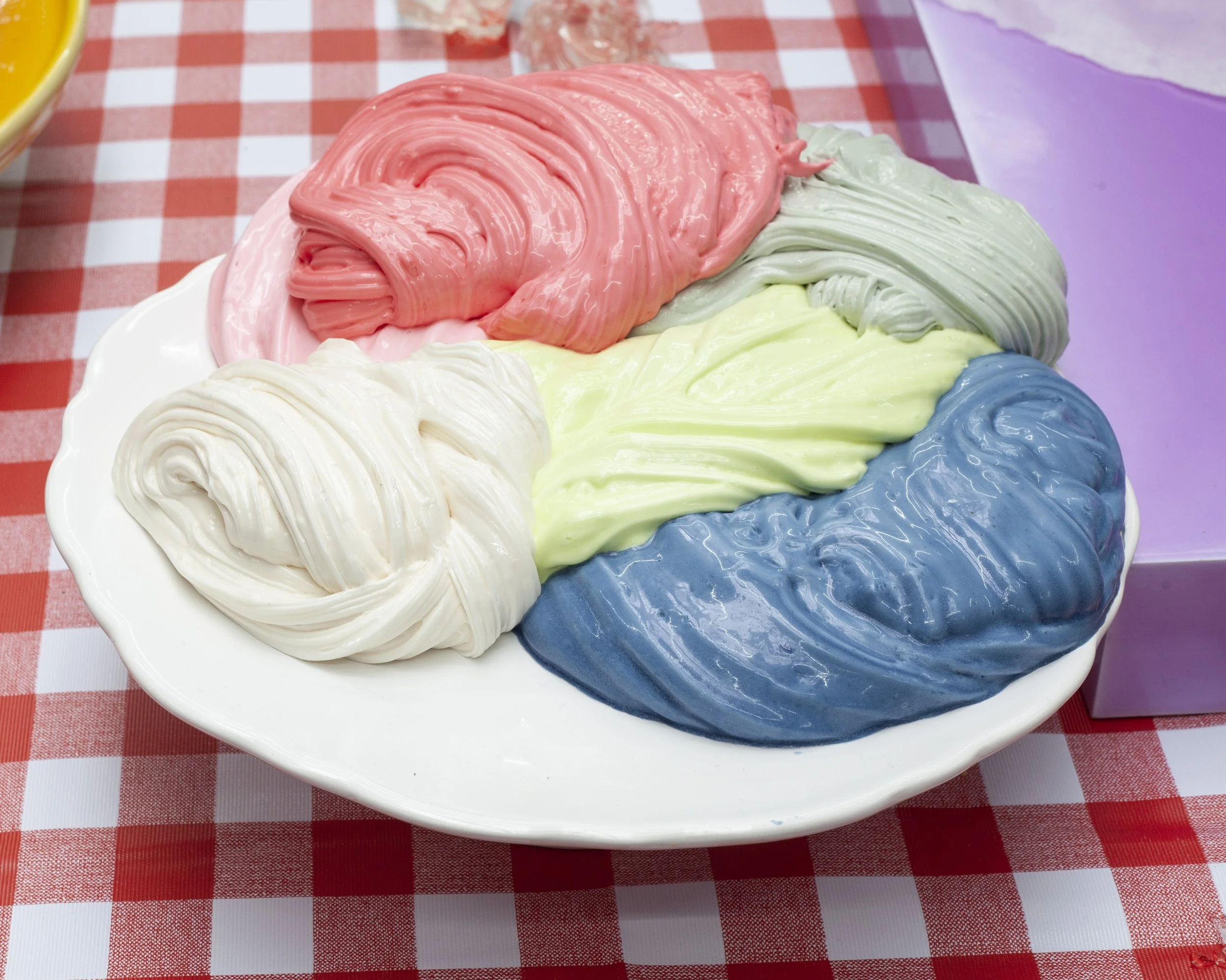  picnic  A collaboration with Crystal Chiu and  Sara Coffin  Visual, Tactile, Edible   with  Butter, Fennel, Green Apple, Cherry, Cucumber, Ginger, Huckleberry, Pine, Strawberry  as  Salty, Sweet, Sour, Bitter 