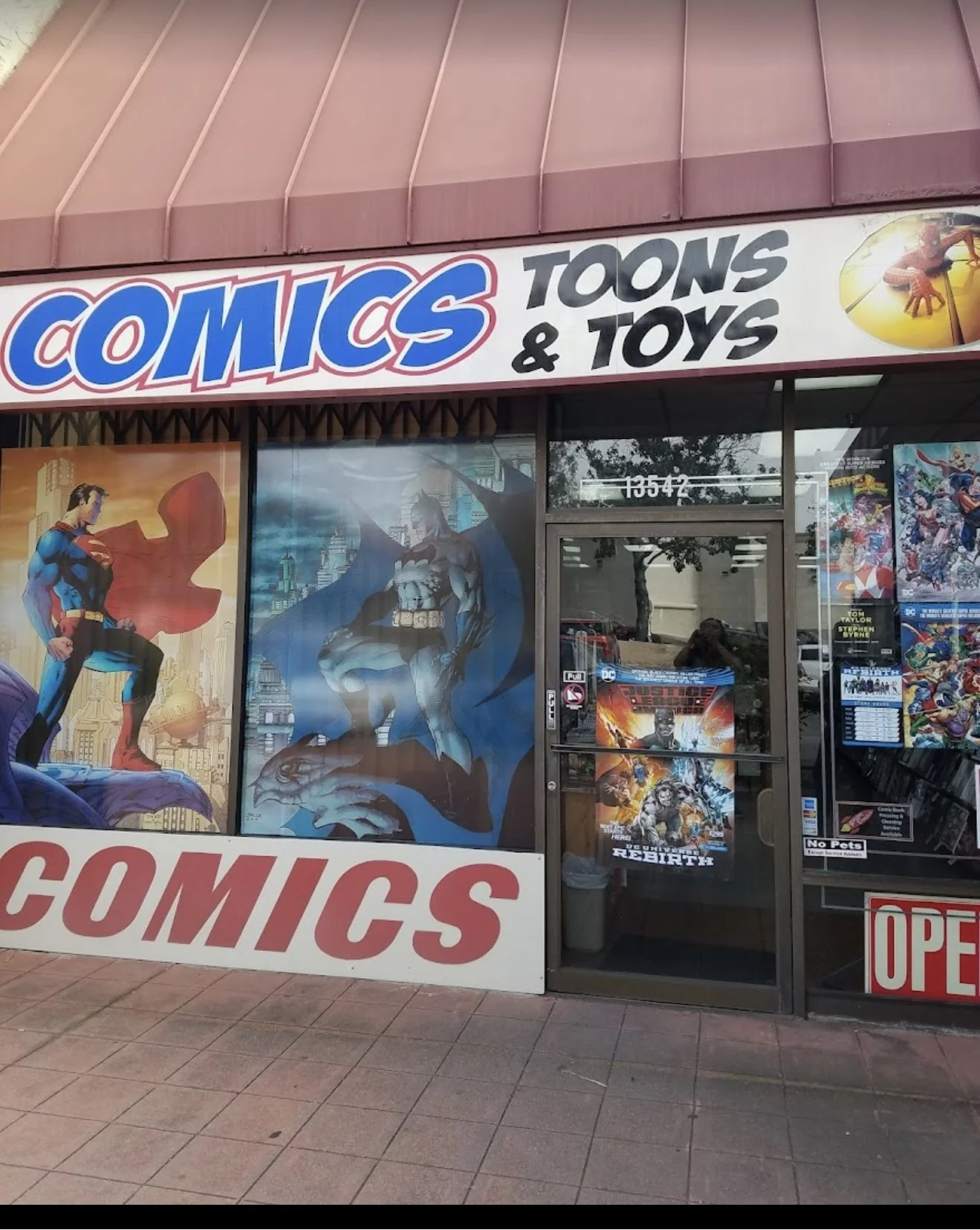 Comics Toons & Toys