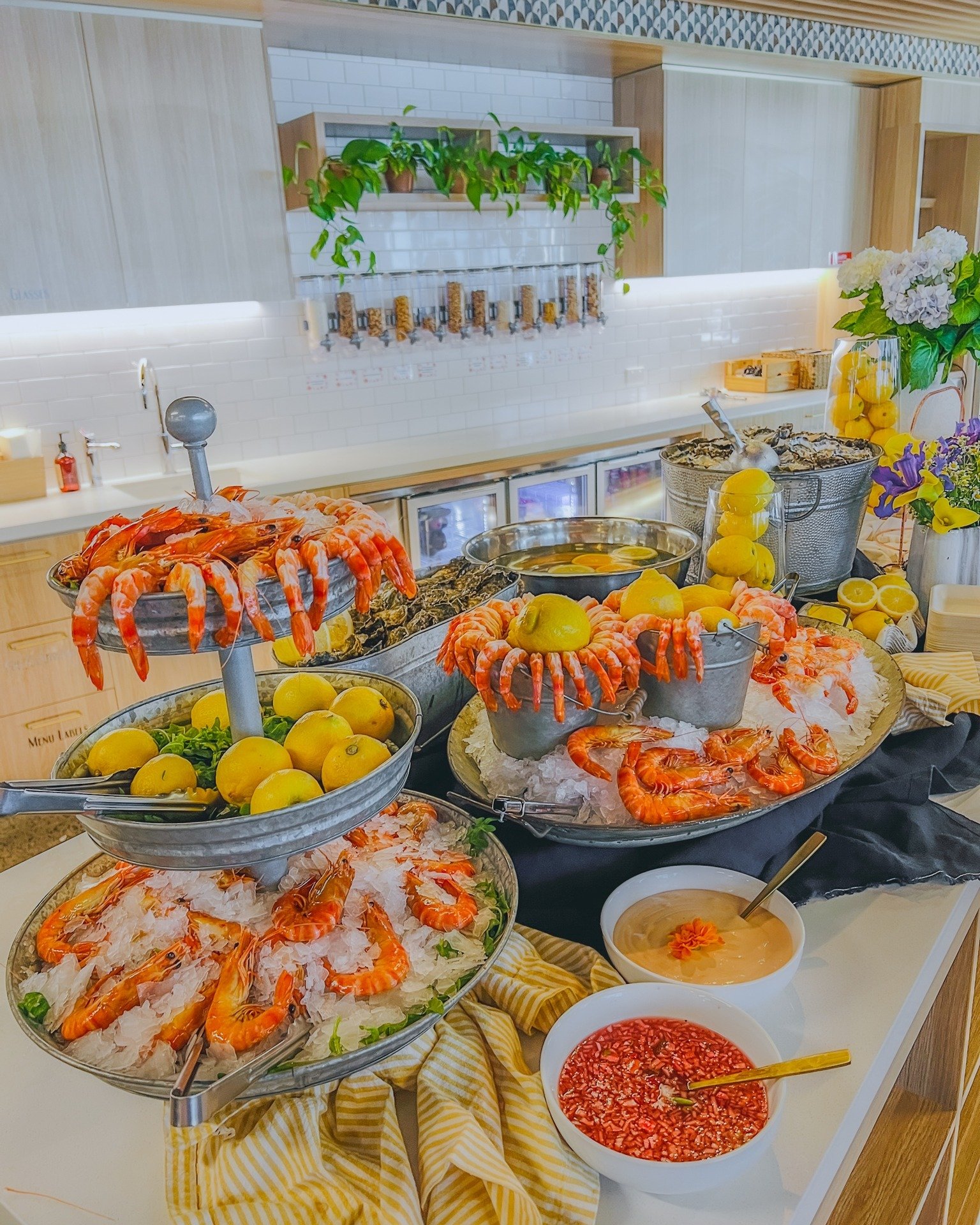 Make your next event classy and elegant, our Ocean's Table Grazing Station will bring the WOW factor to your event. 🍤🦪🍤⁣
⁣
Indulge in the taste of the ocean with locally and sustainably sourced prawns, a fresh selection of sashimi, sushi and fresh