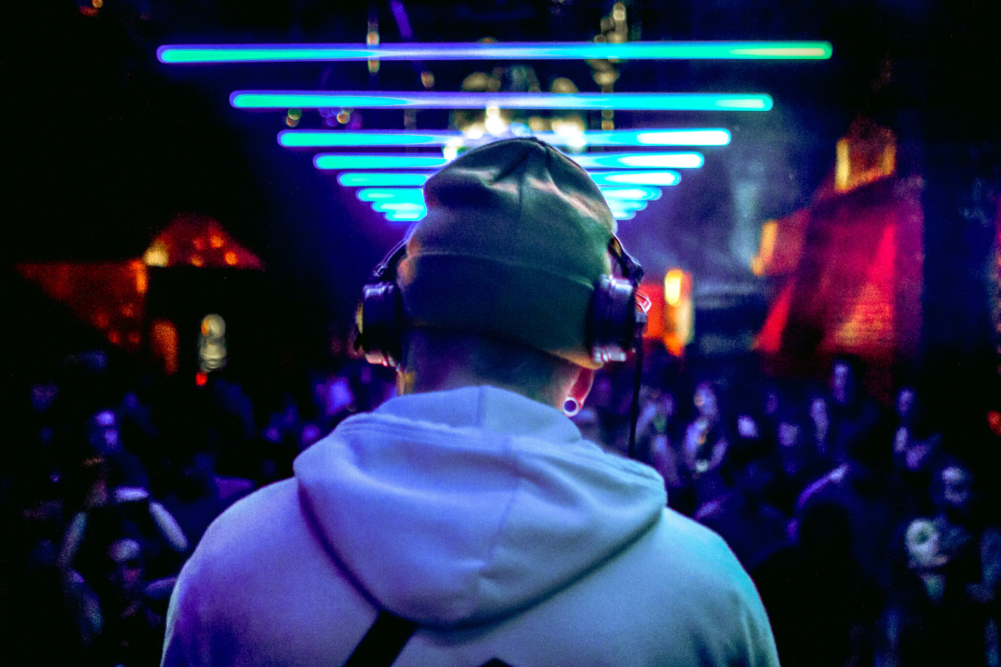 DJ Mixing House Music (2).jpg