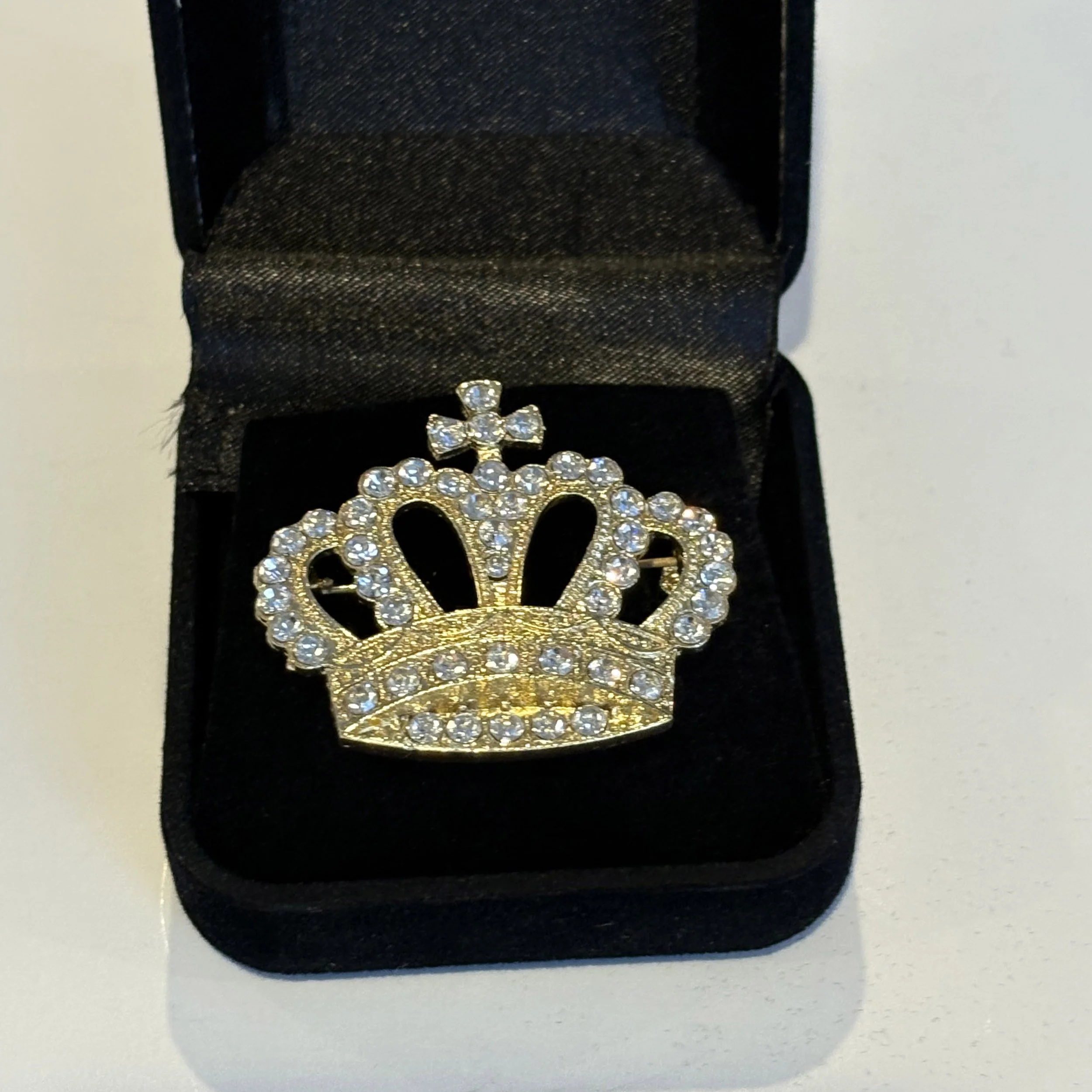 Stock Pin Crown Gold Rhinestone  LR.jpg