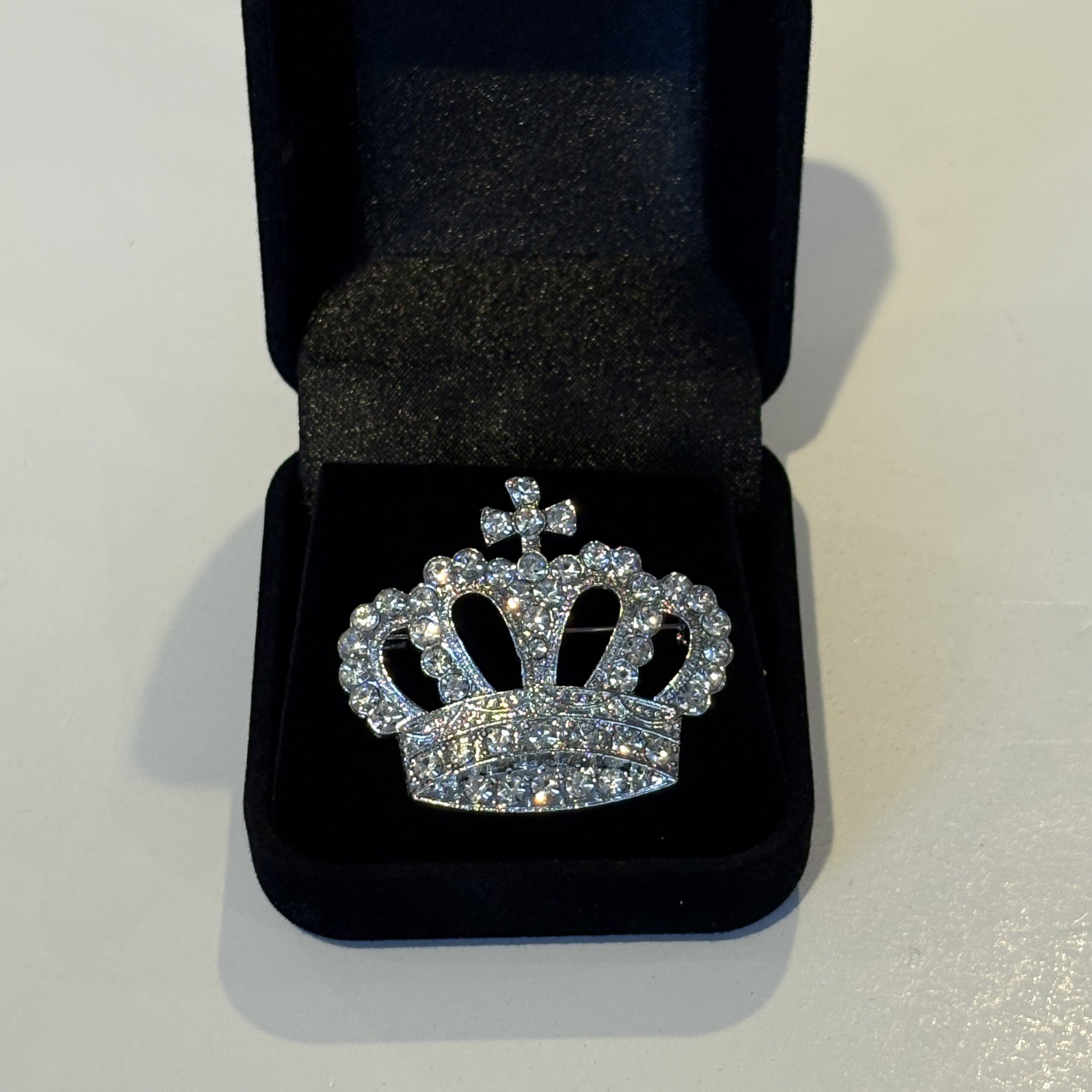 Crown Stock Pin