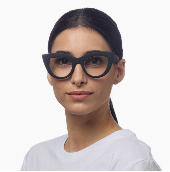 Claudia Front Black.png