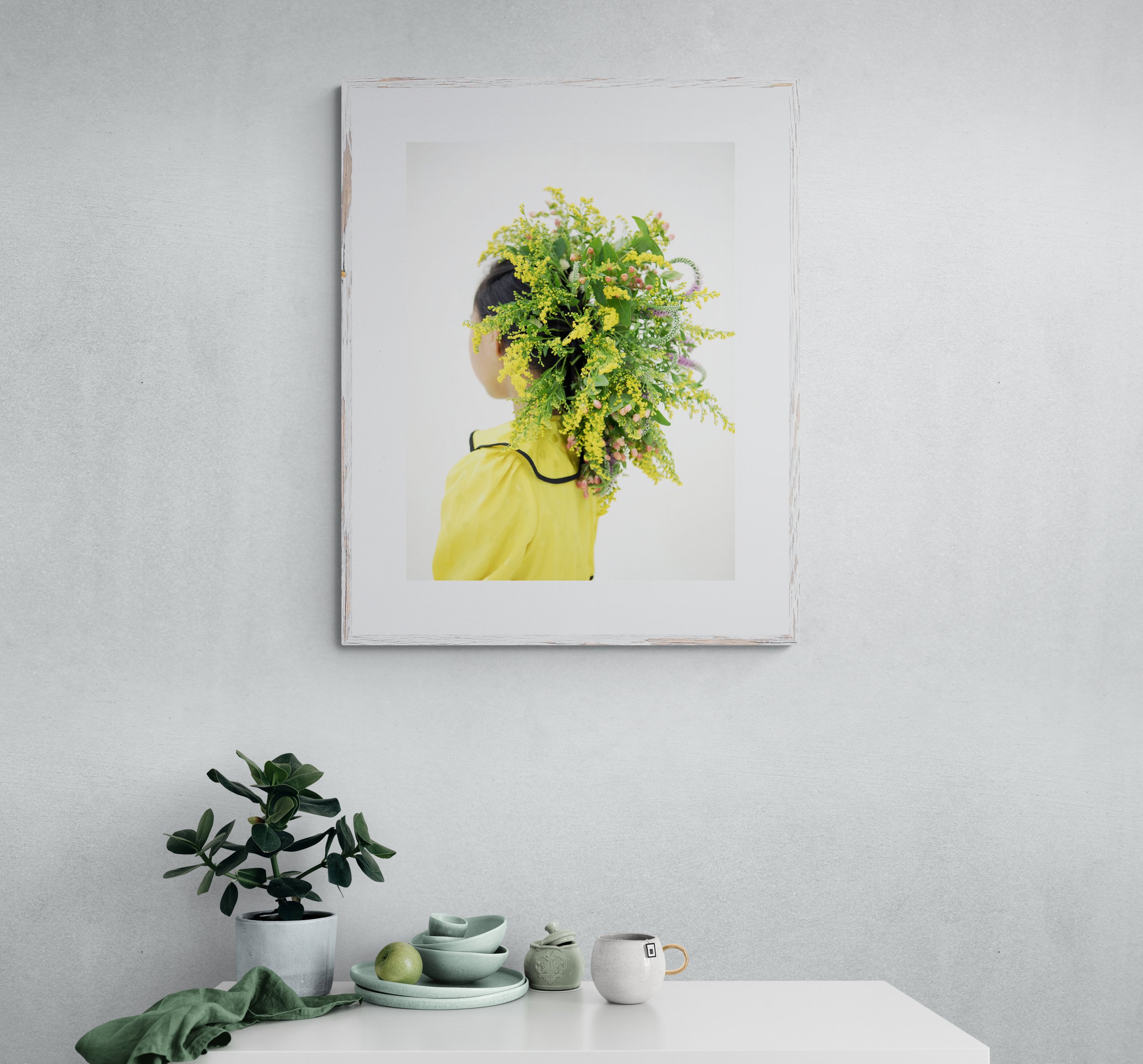 Tableware_and_potted_plant_on_cabinet (1).jpg