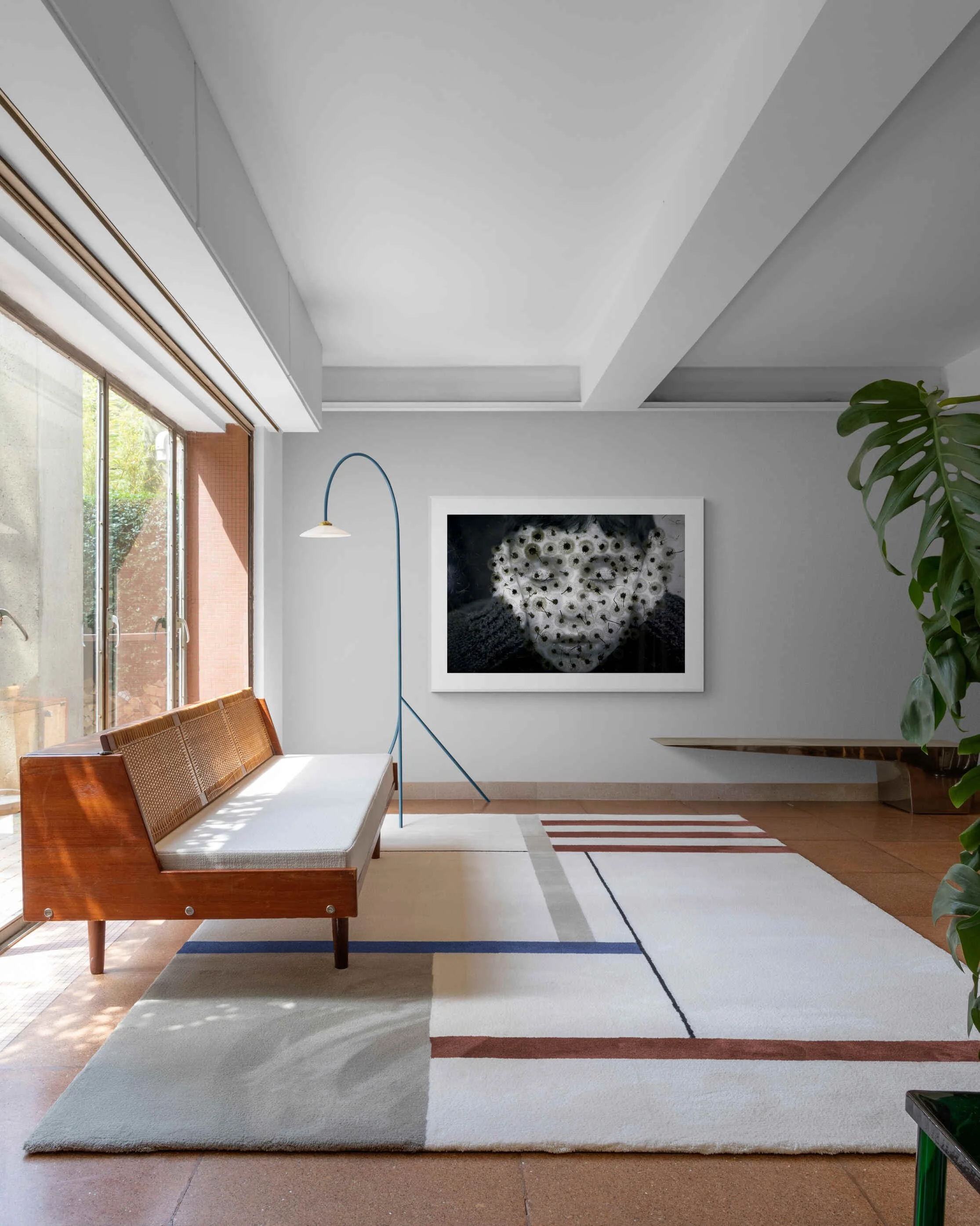 Stylish_living_room_with_large_rug.jpg