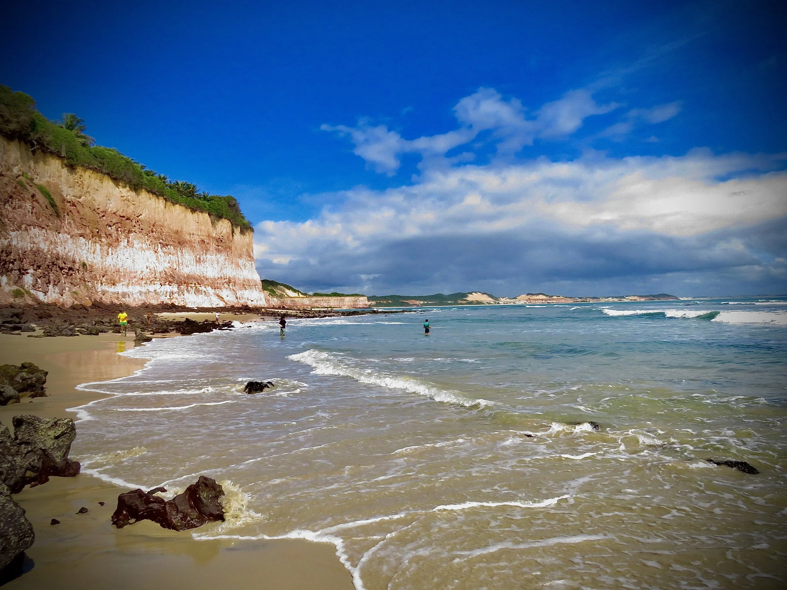 Her kan lange turer nytes på badestrendene.