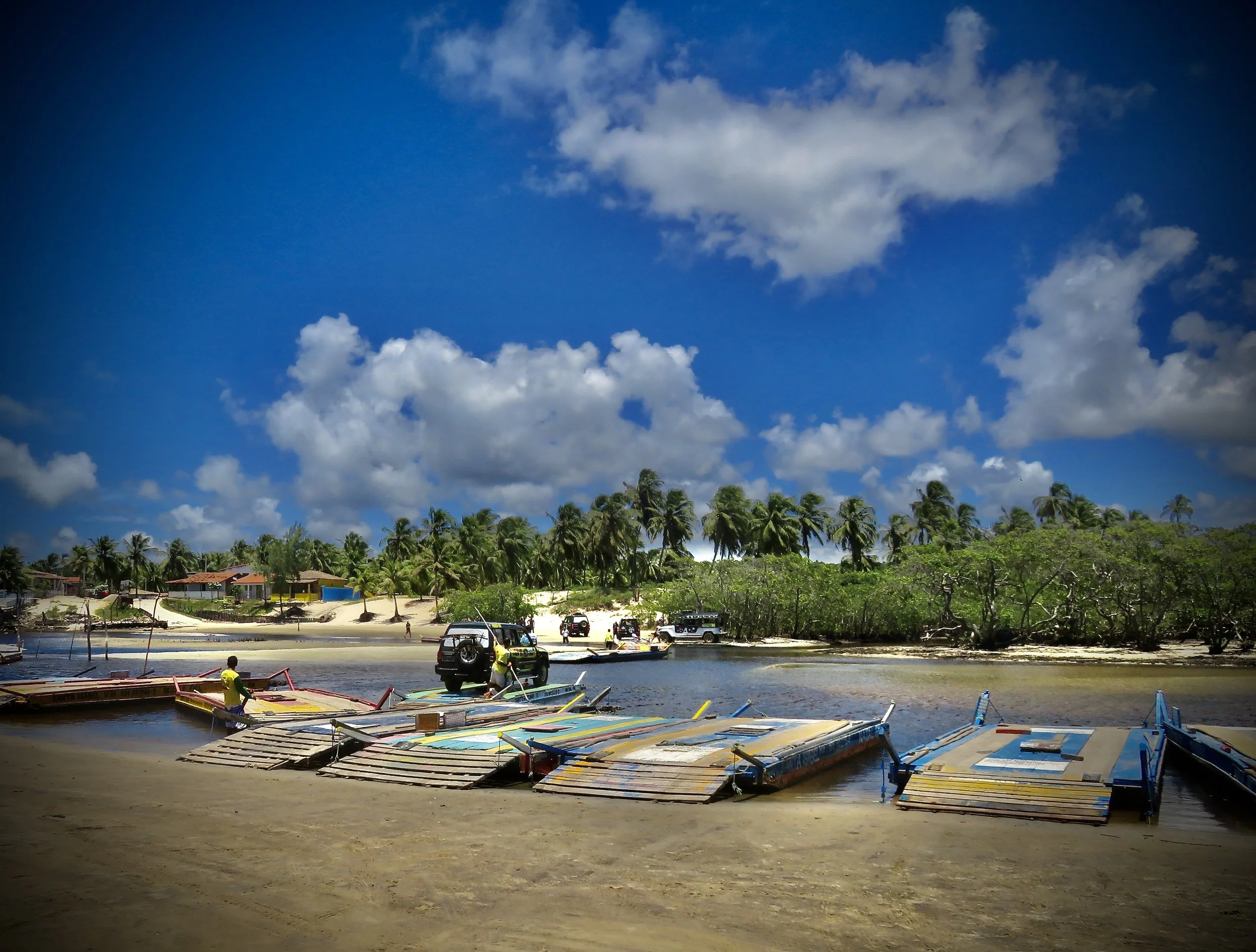 Moderne ferger i Barra do Cunhau.