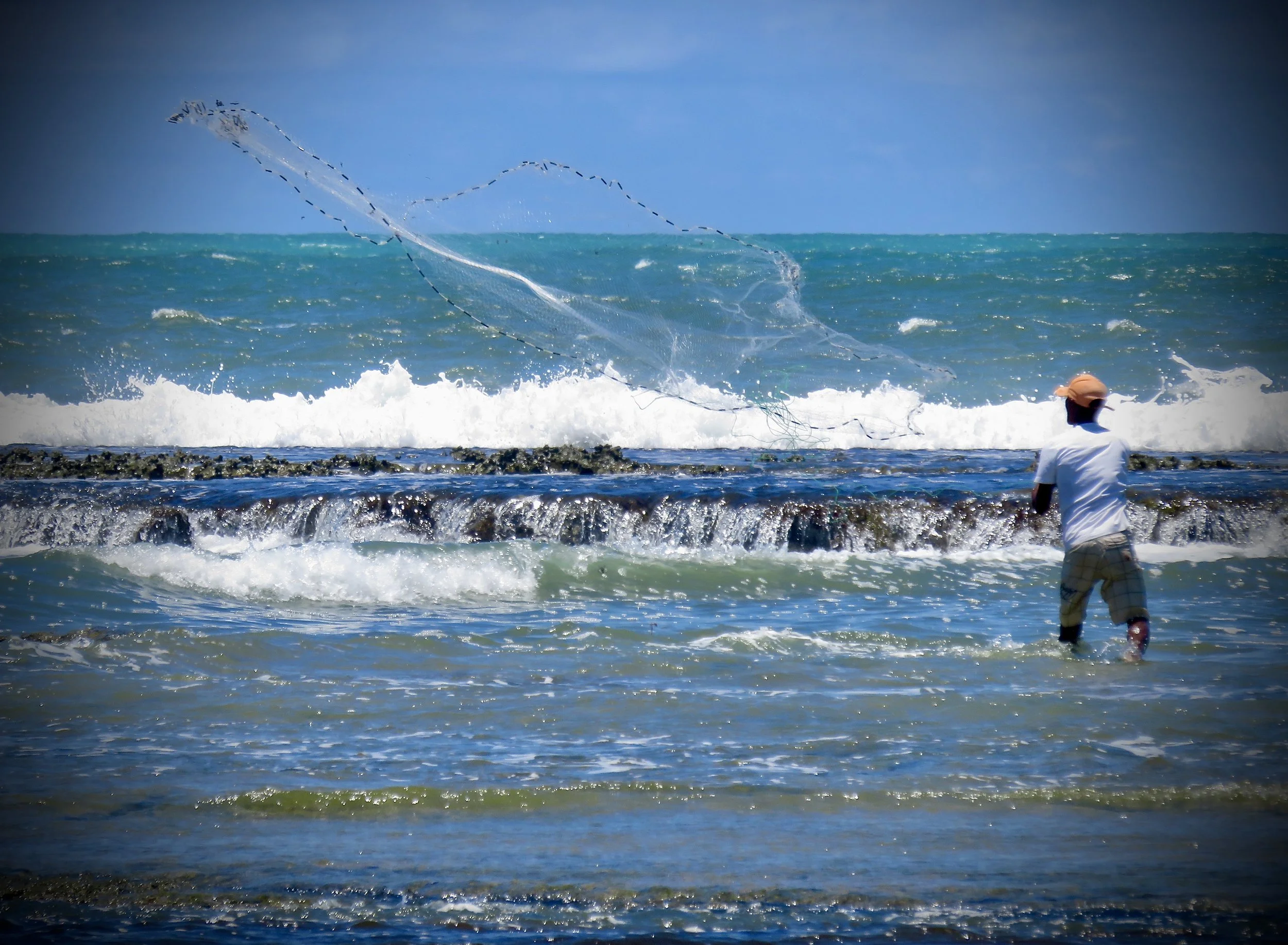 Fiske med garn i Barra do Cunhau.