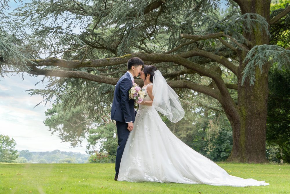 Bride_and_Groom_Kiss.jpg