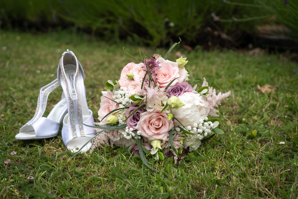 bride_shoes_and_flowers.jpg