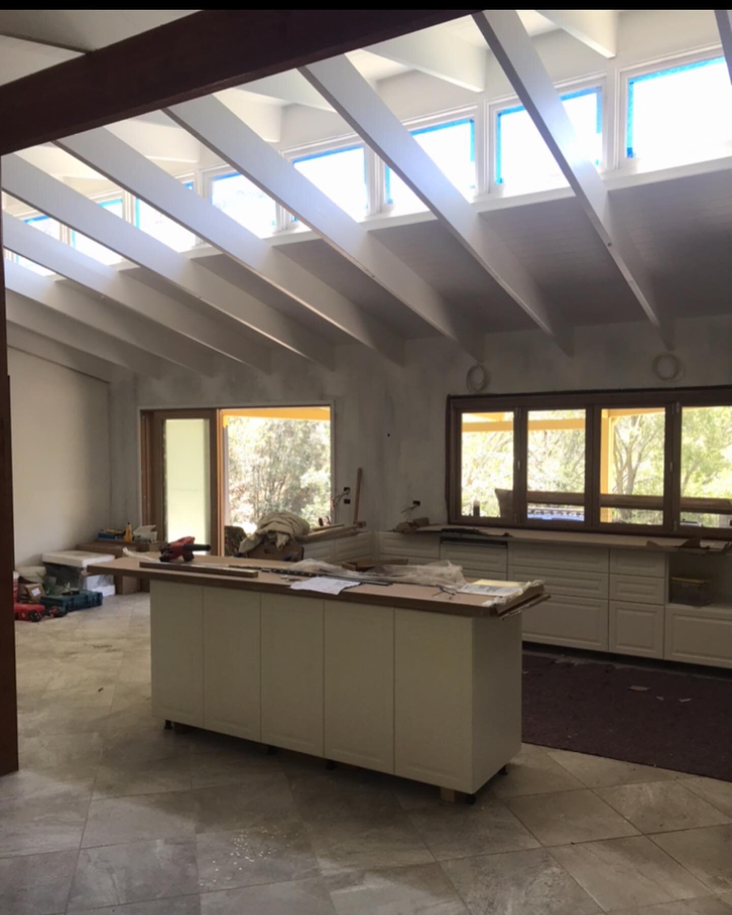 Progress shots for our Marshall Mt project. On schedule to be in by Christmas 🎄. .
.
.
#renovation #austinmer #realestate #familyhouse #rennovation #bulider #builderwollongong #buildersouthcoastnsw #buildersydney #builderilawarra #newhome #uniquehom