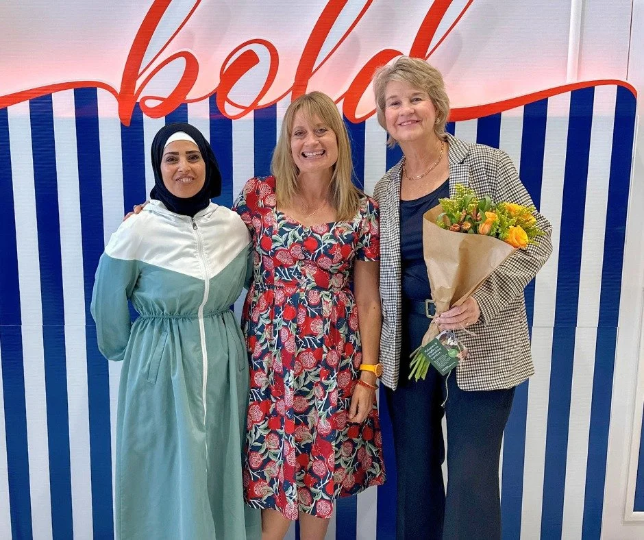 Judging by the smile, it looks like the incredible Lisa Bluder loves our flower bouquets! Be like Lisa. Enjoy our beautiful bouquets, made by and in support of our refugee neighbors! ☺️

Order a holiday bouquet OR a subscription through our Linktr.ee