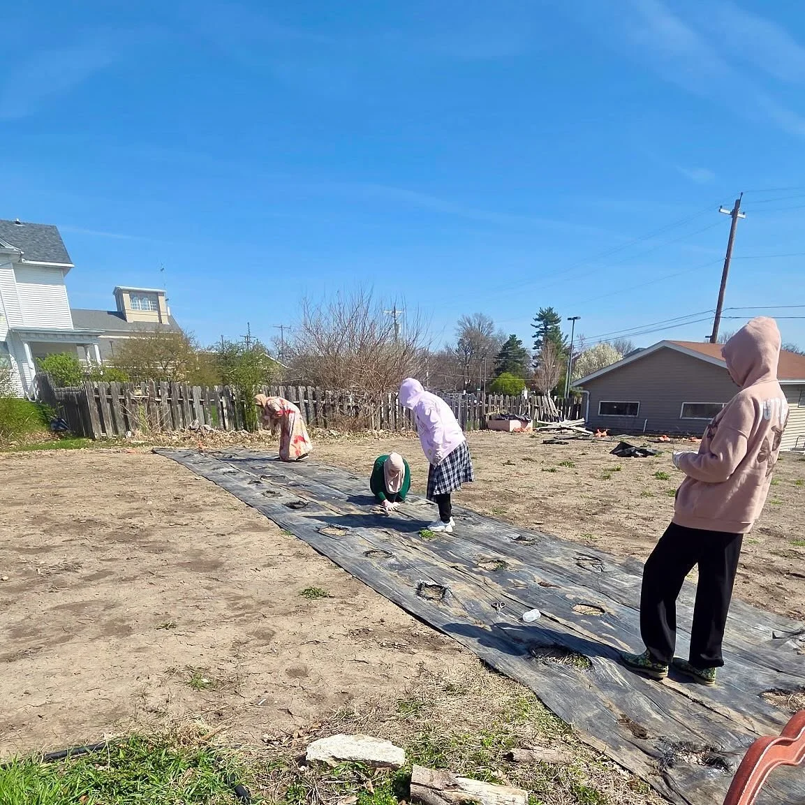 It feels so good to be back on the farm! What a beautiful morning for our seasonal farm team to put down tarp at one of our gardens. This will help to suppress weeds and retain soil moisture so that we can grow healthy and delicious produce all seaso