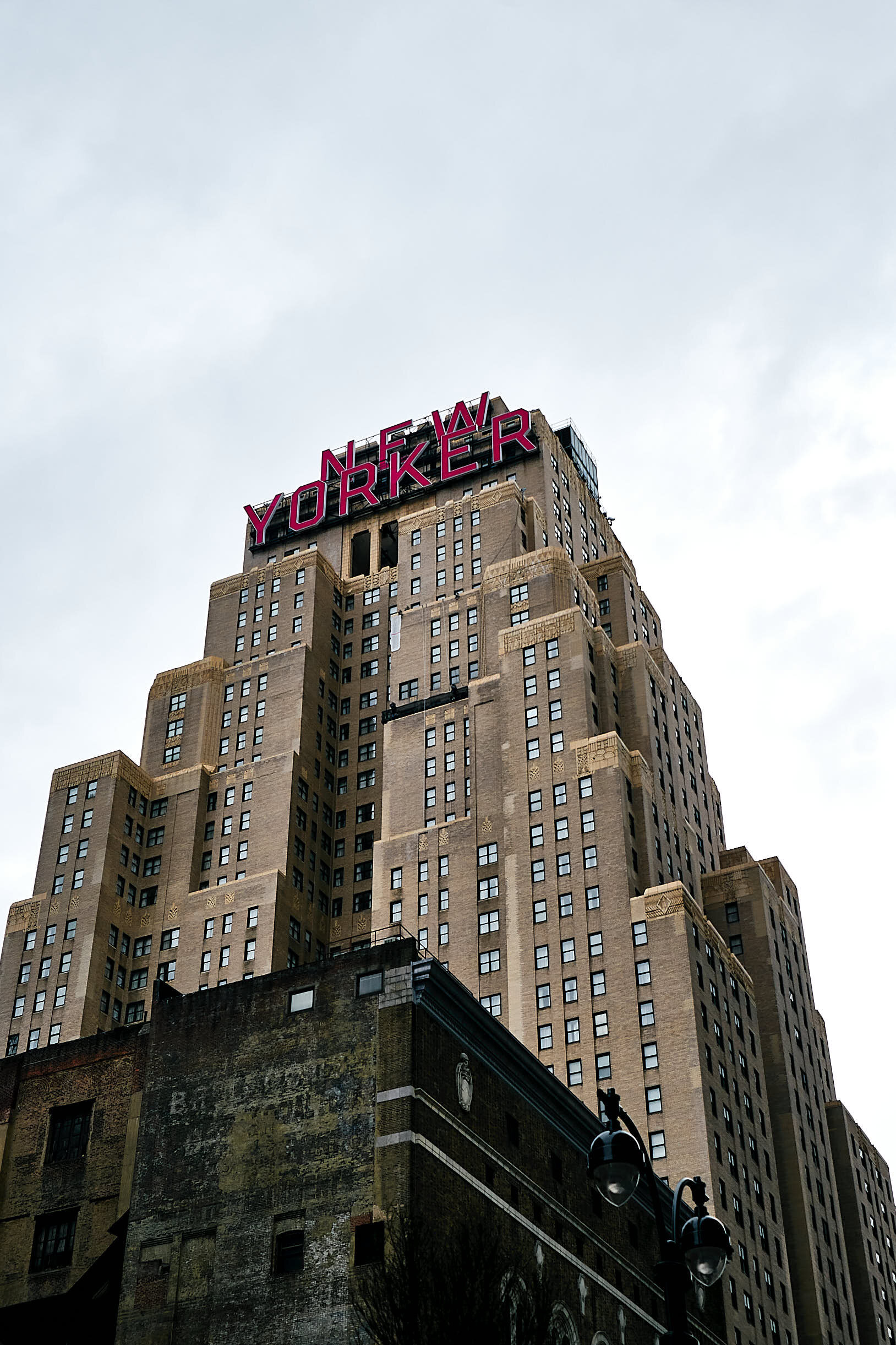 New Yorker building - Photography Charles Seignolle