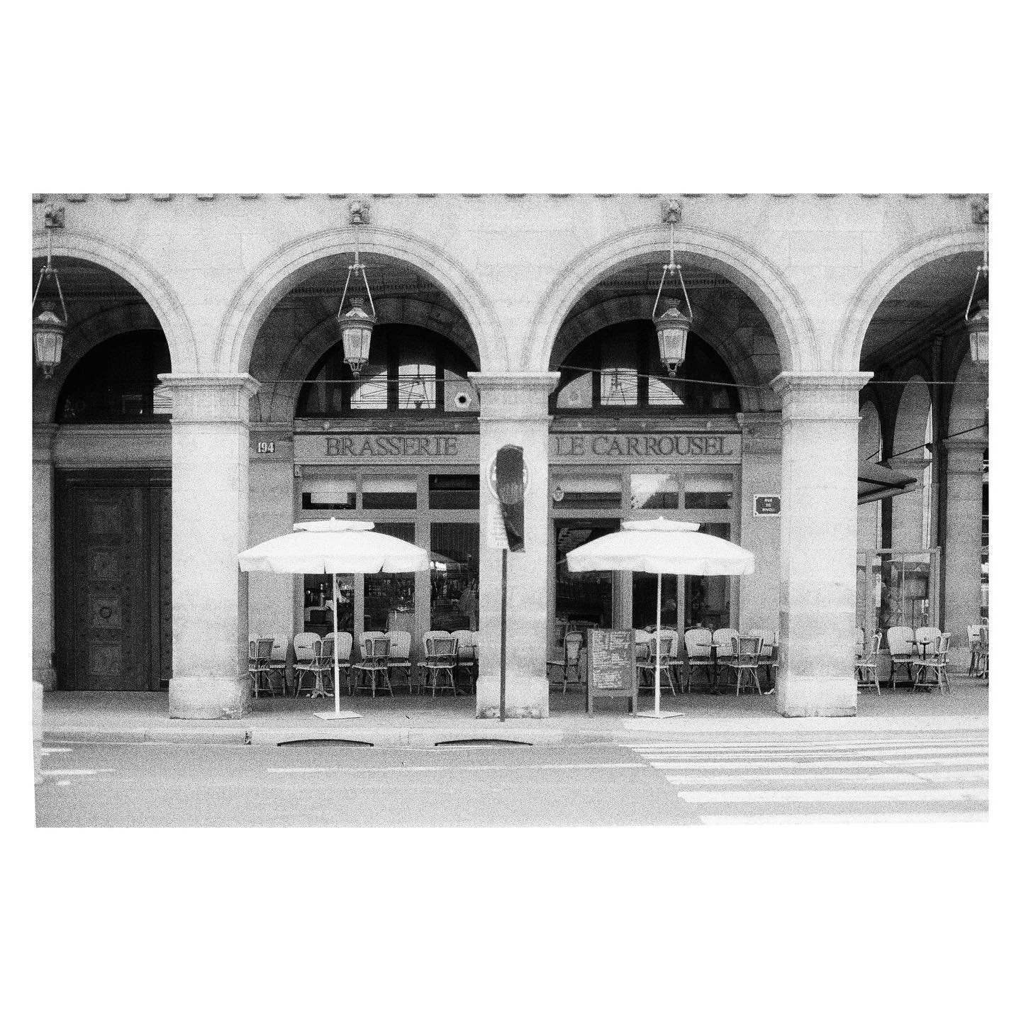 Morning commute - Paris, France
.
.
Taking time to photograph some spot on my way to work while riding my bike. 
.
.#bnw #blackandwhite #bnwphotography #bnw_captures #ilford #ilford3200 #canonae1 #filmphotography #filmisnotdead #commutebybike #bike #