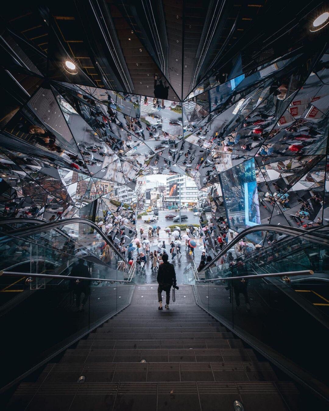 📸Photo opportunity in Tokyo📸
The Tokyu Plaza entrance in Omotesando features this unique kaleidoscope for an insane photo opportunity. 
&bull;&bull;&bull;
Posted @withregram &bull; @kohki 

#hellofrom Tokyo, Japan

#japan #tokyo #traveljapan #trave