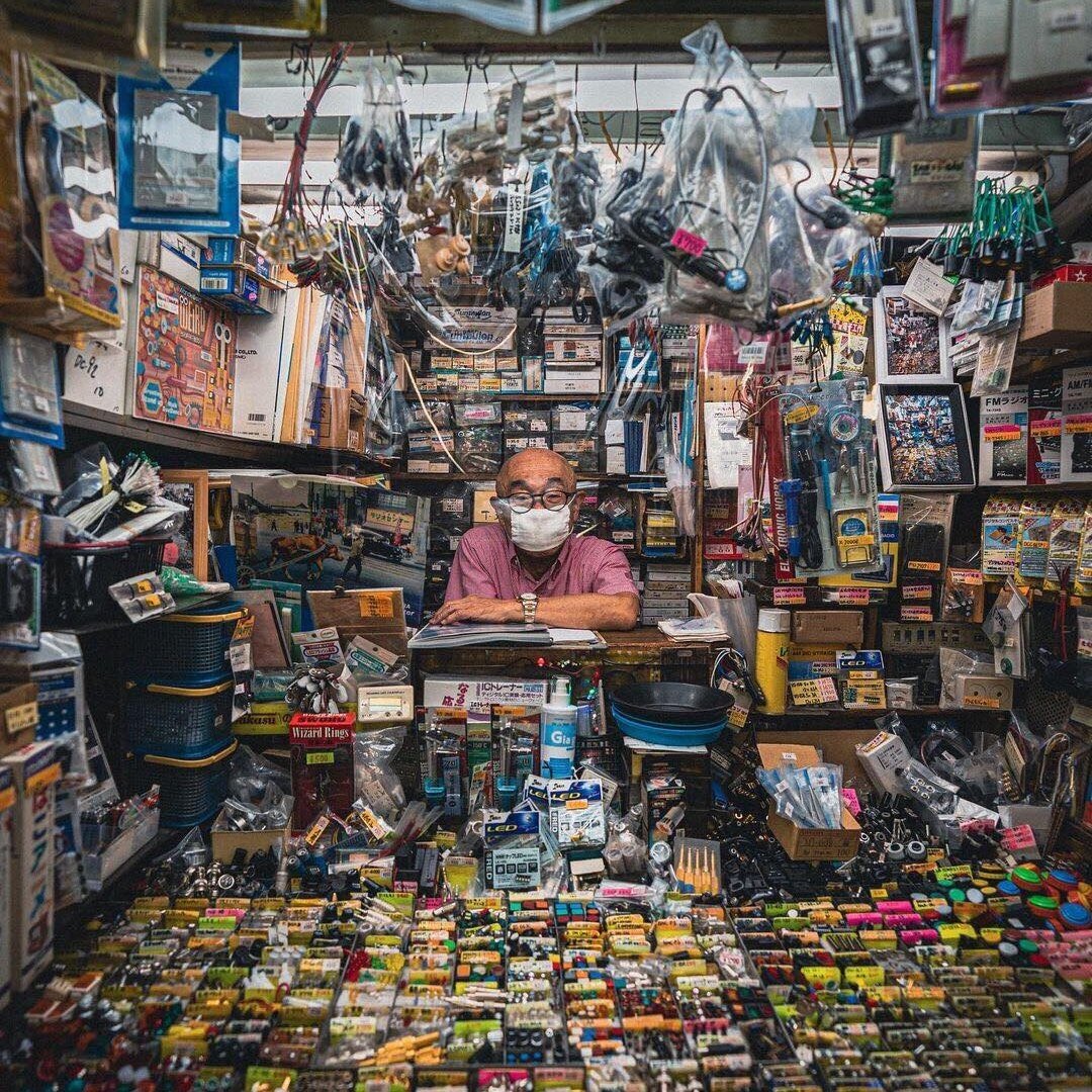 Take a look at these two unique photos in Akihabara. When people think of Akihabara, &quot;The Electric Town&quot;, most imagine maid cafes, anime, gaming, pop culture, and electronic stores. But what happened to make this town so different? 
📚Short