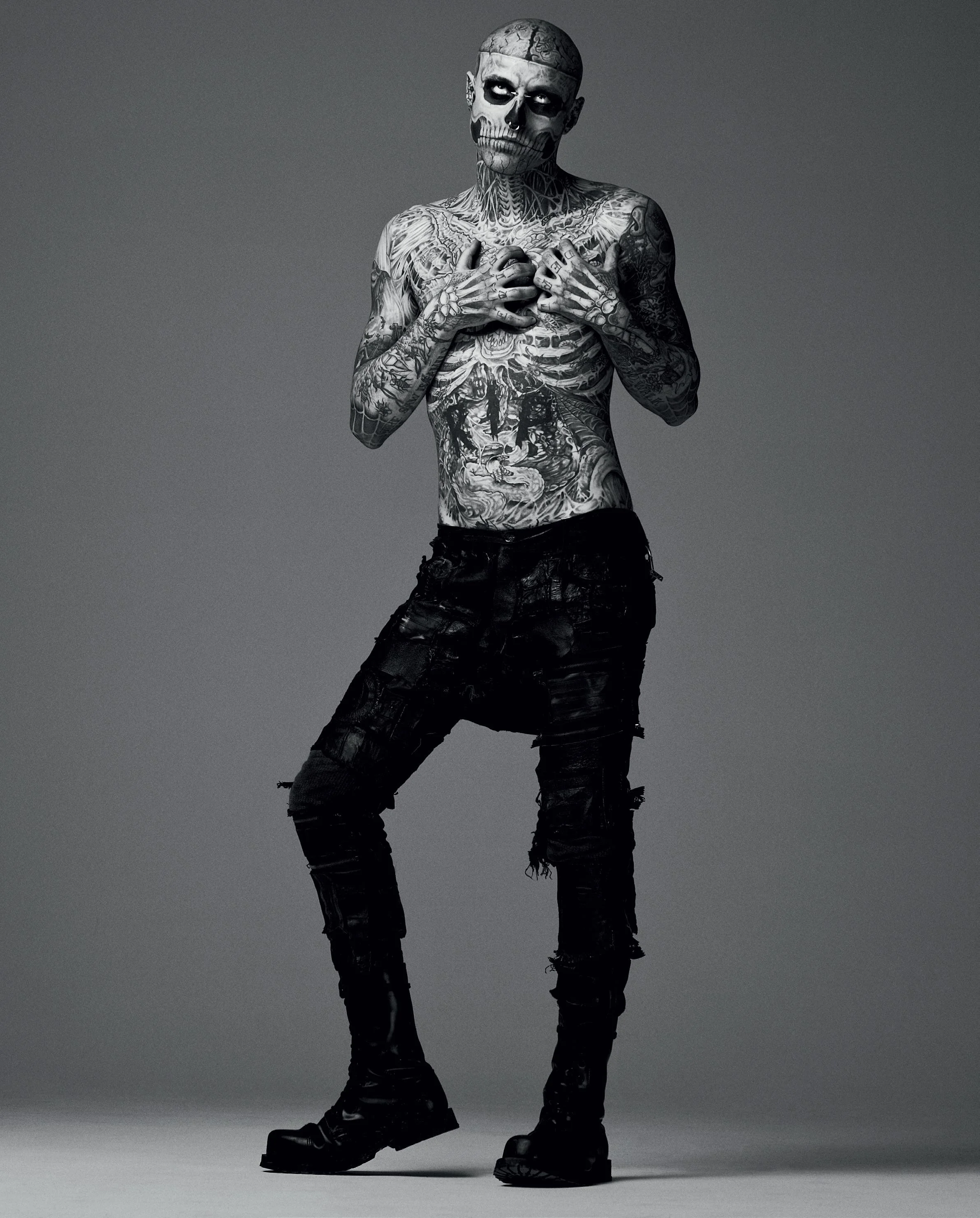 DEAN-MAYO-DAVIES-i-D-SPRING-2011-LADY-GAGA-MUGLER-BY-NICOLA-FORMICHETTI-5.jpg
