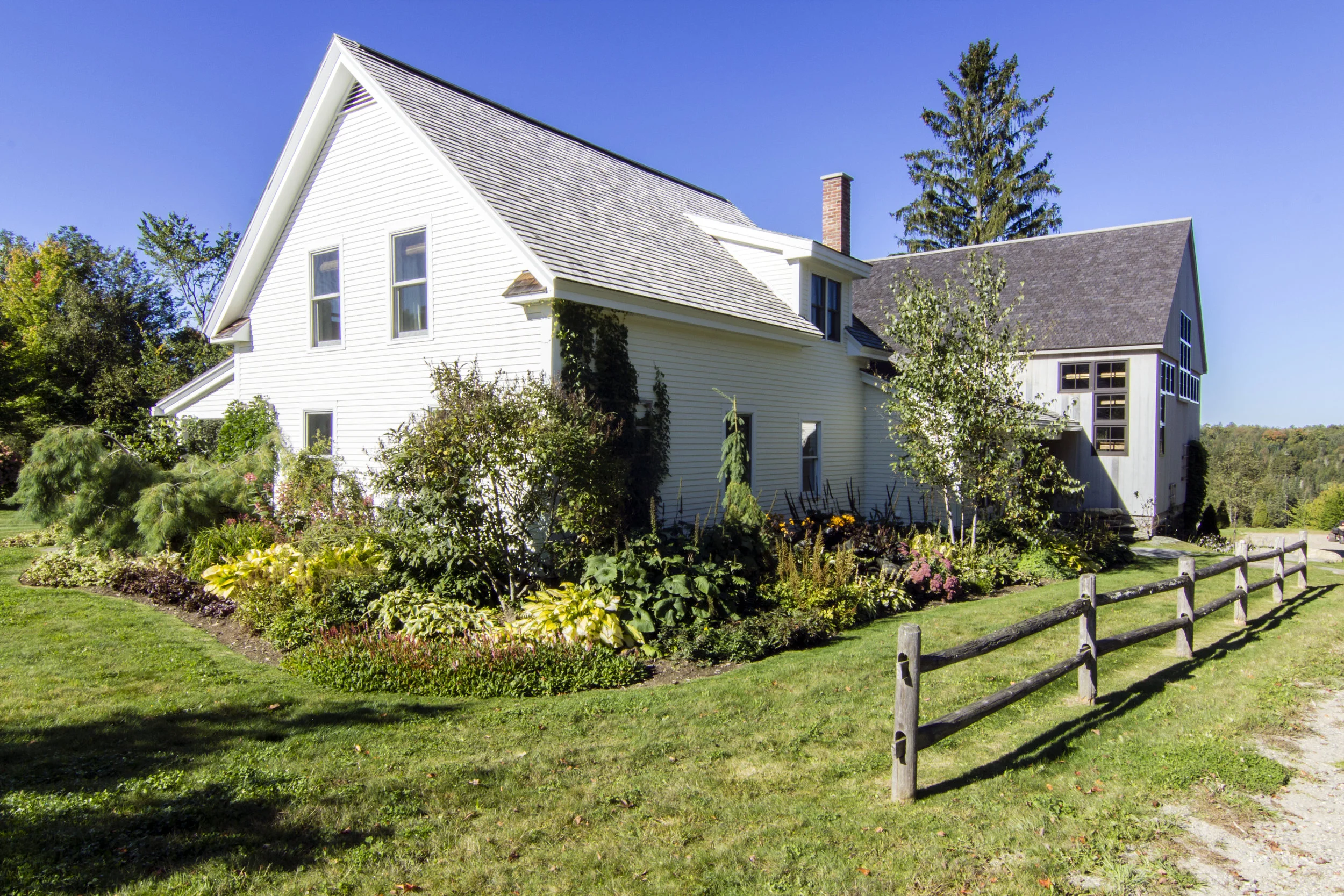 IMG_0832 2013-09-19 Allister House from Driveway.jpg