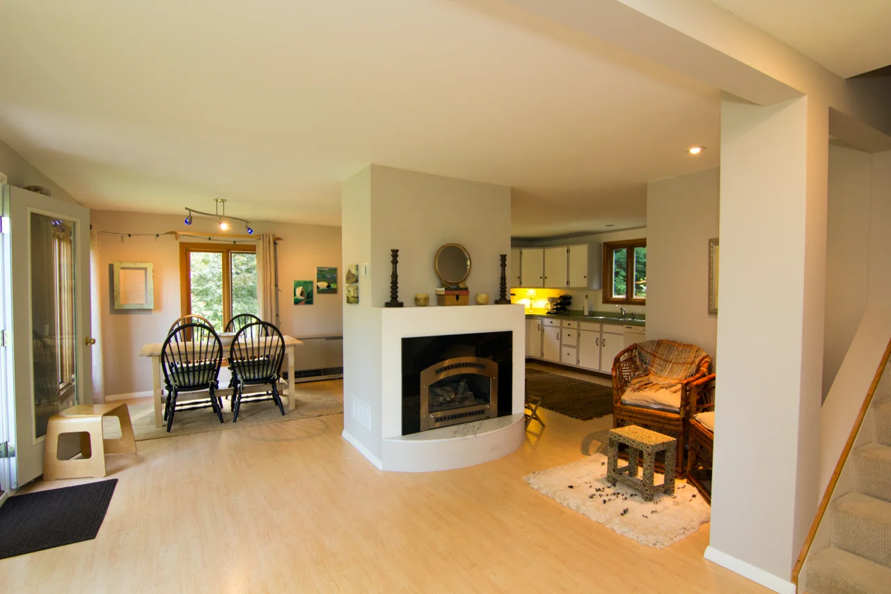 07-IMG_2034 Wodicka Zatz Fireplace Dining Kitchen.jpg