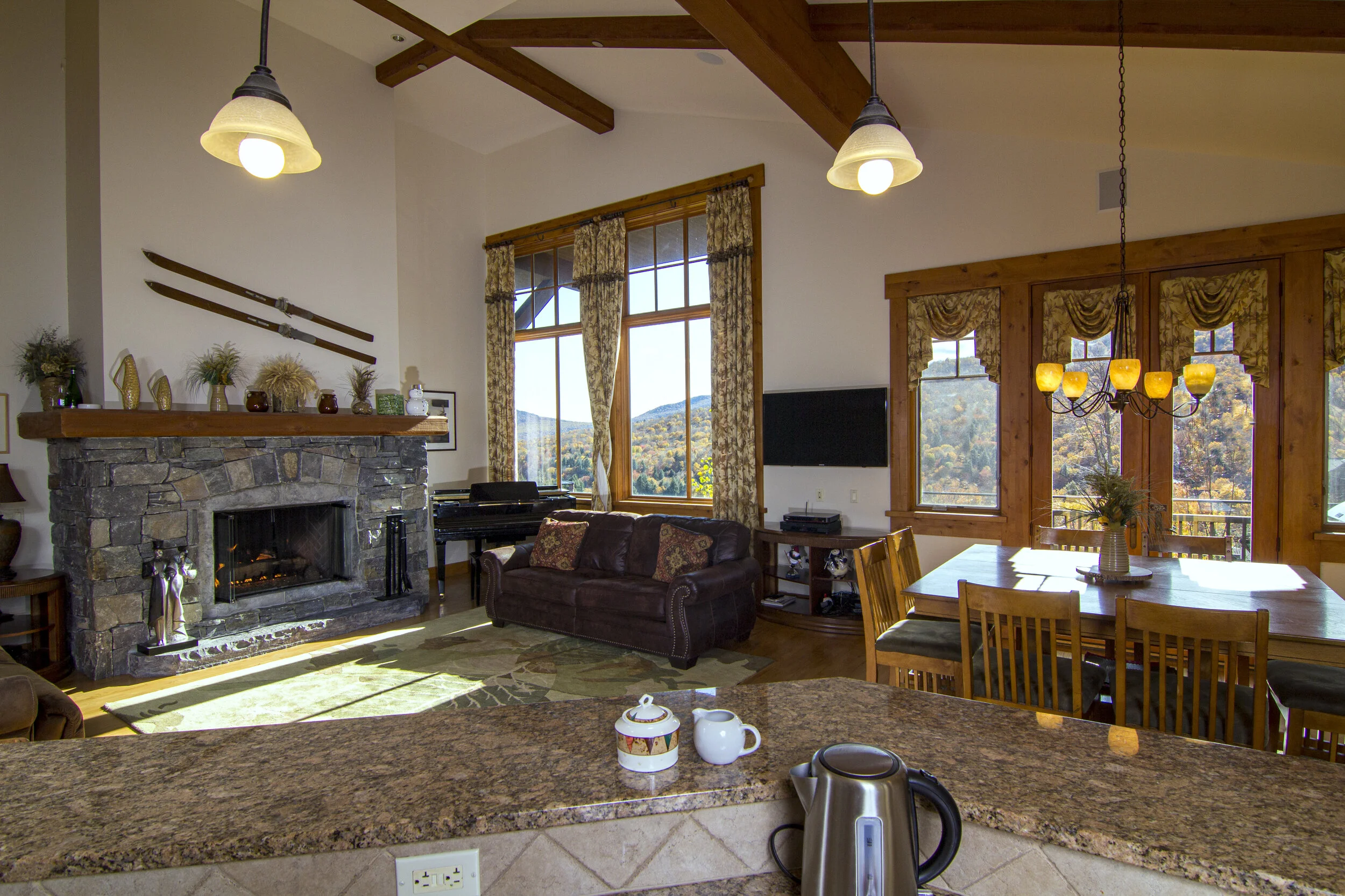 4-2019-10-15 IMG_5284 LR from Kitchen Counter.jpg