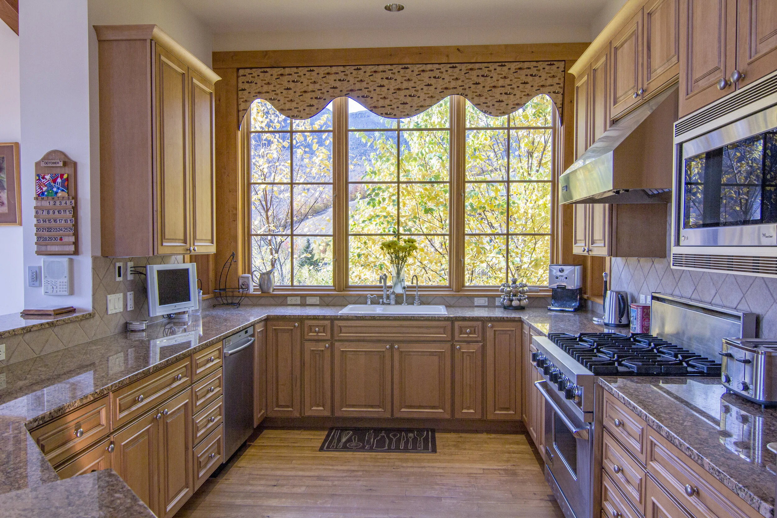 6-2019-10-15 IMG_5278 Kitchen Out.jpg
