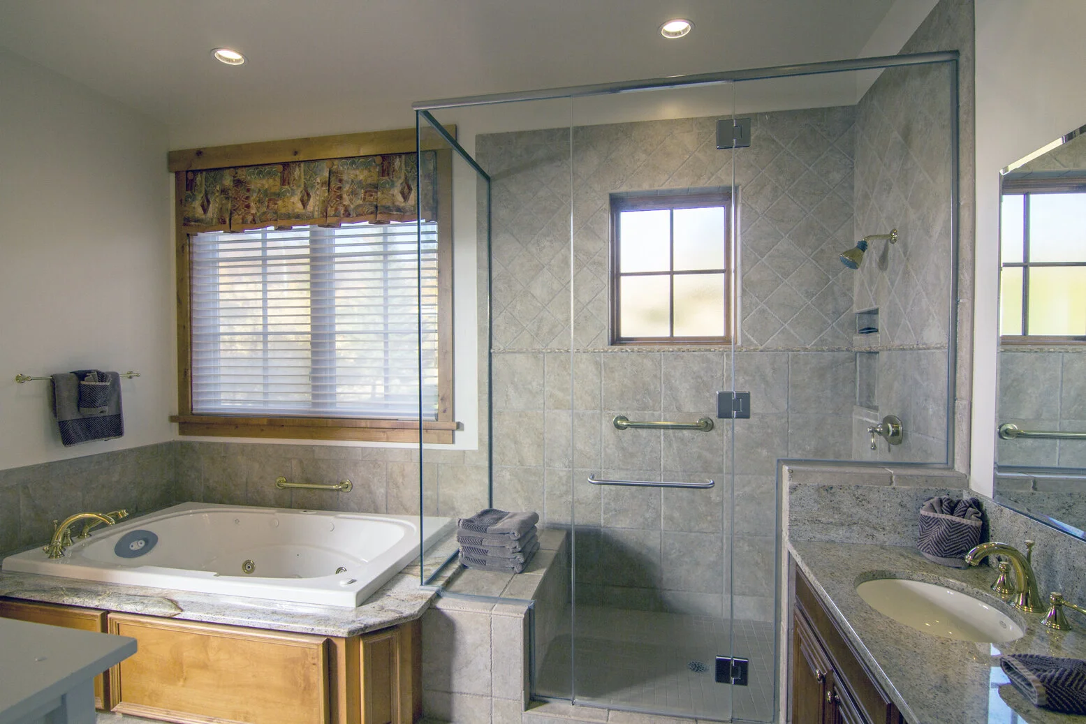 13-2019-10-15 IMG_5325 Master Bath.jpg