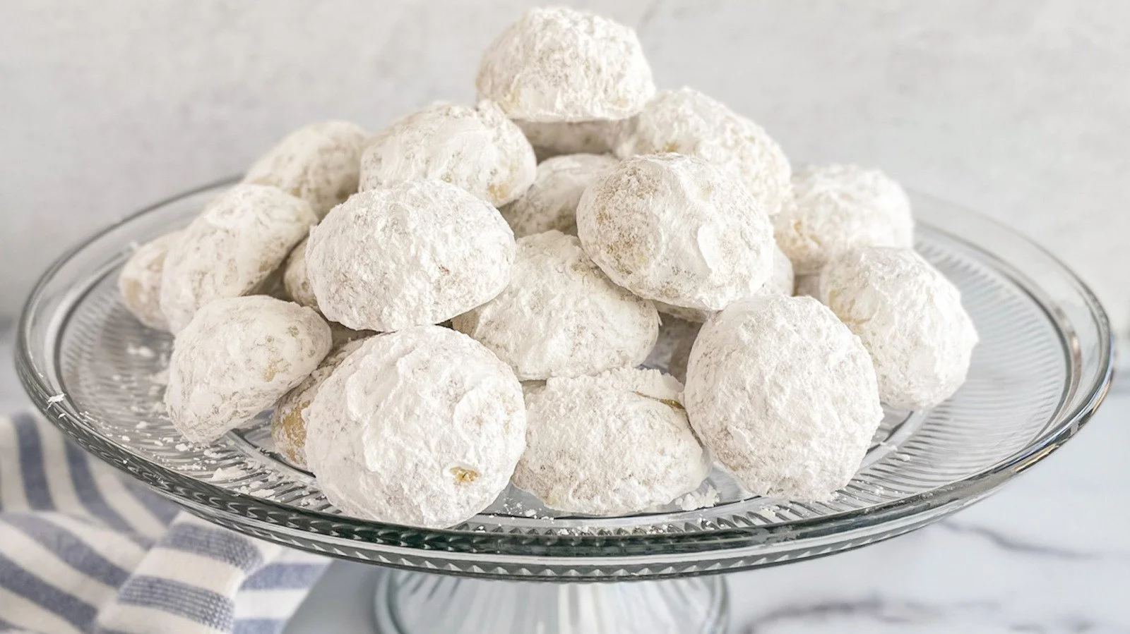 Mexican Wedding Cookies (Contains Nuts.jpg