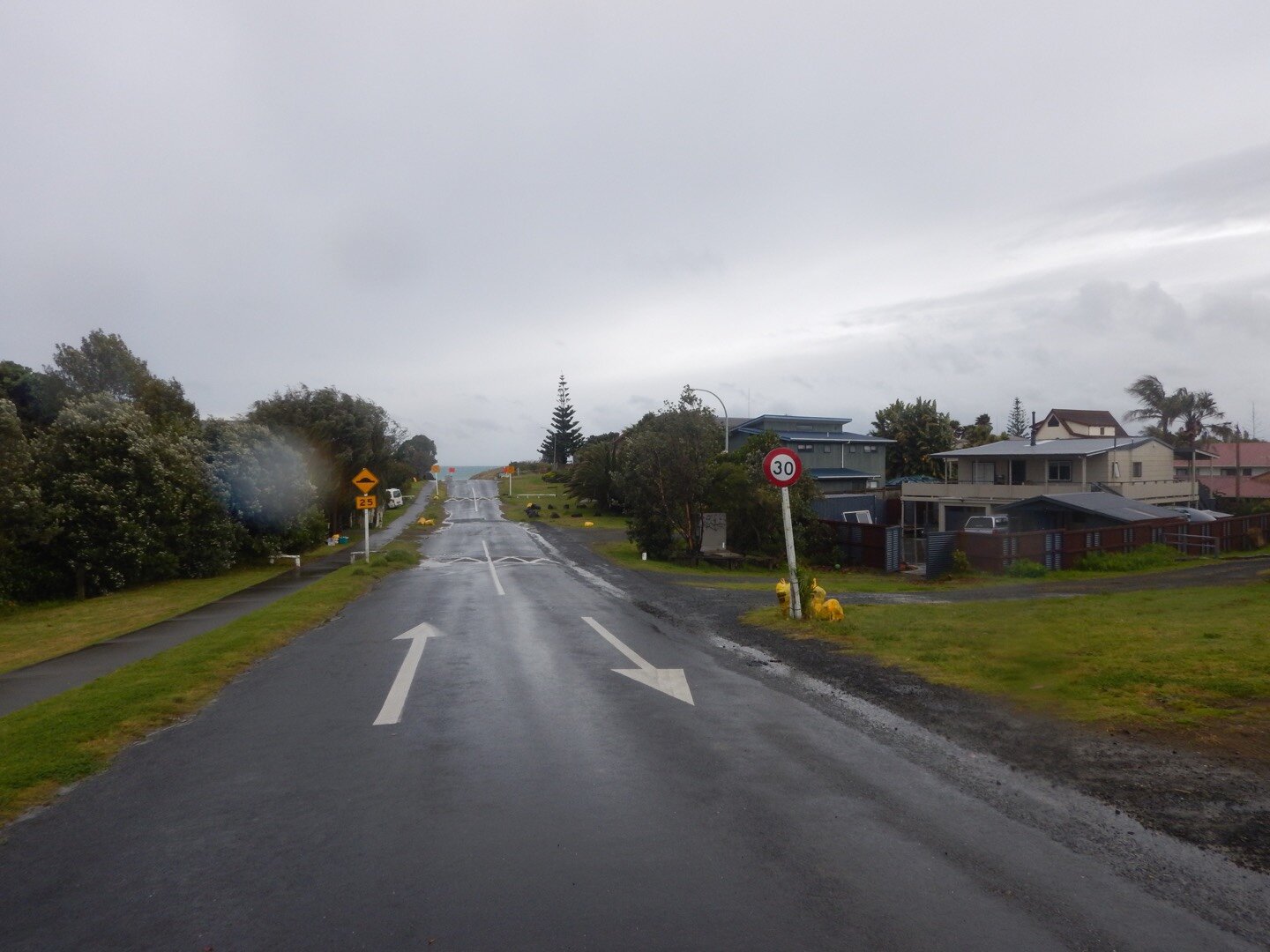 Ahipara neighborhood next to the ocean.