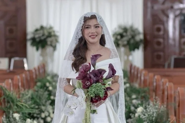 This wedding felt like being seen.  Working with a stylist who truly understands design, intention, and detail.. @charmbarbykk  what an honor. 🤍
To be trusted by someone whose eye I deeply respect, especially here in Cebu, means so much.

Scroll thr