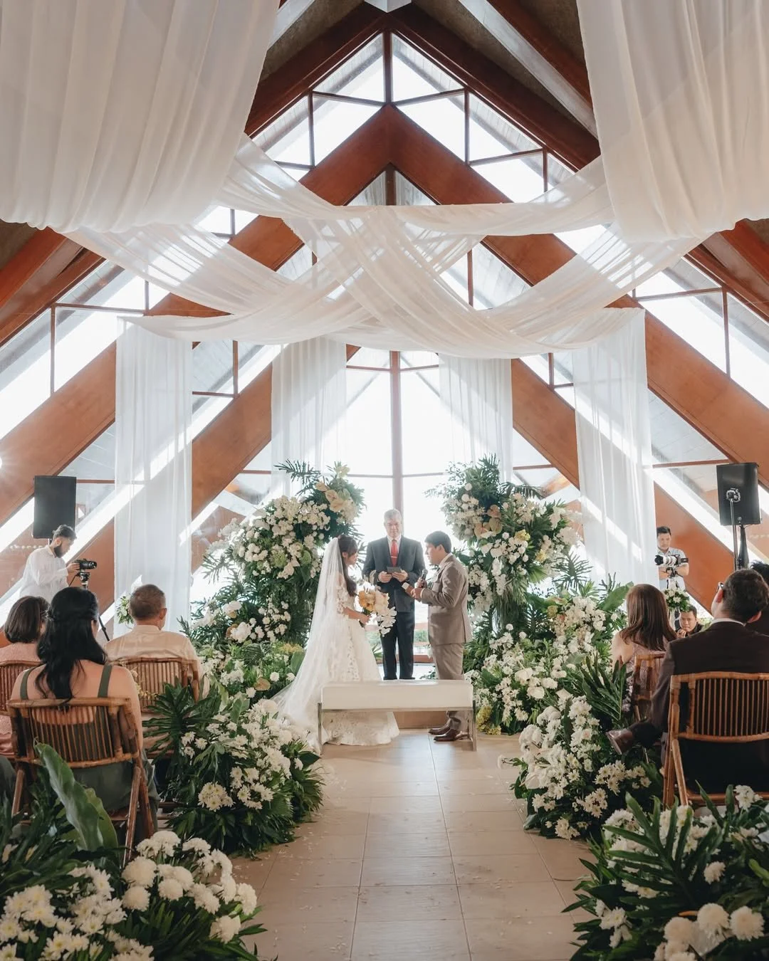 First of April destination wedding Cebu Mactan Metrophoto 12.jpg