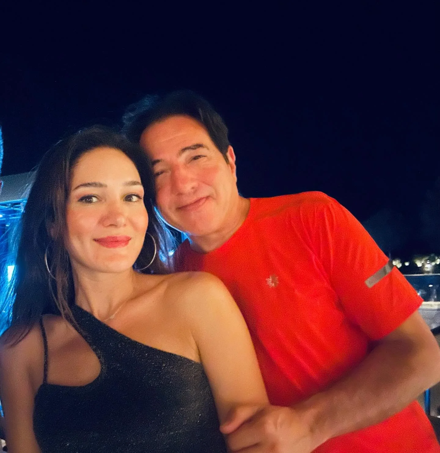 İyi ki doğdun sevgilim❤️
D&uuml;nyaya, d&uuml;nyama ışık 
Bah&ccedil;eme toprak,
Ruhuma can,
Yoluma yoldaşsın. 

Aşkla, m&uuml;zikle, huzurla birbirimizi her ge&ccedil;en g&uuml;n daha da iyi anladığımız nice yıllara&hellip; 

Her g&uuml;n. 
İyi ki
❤