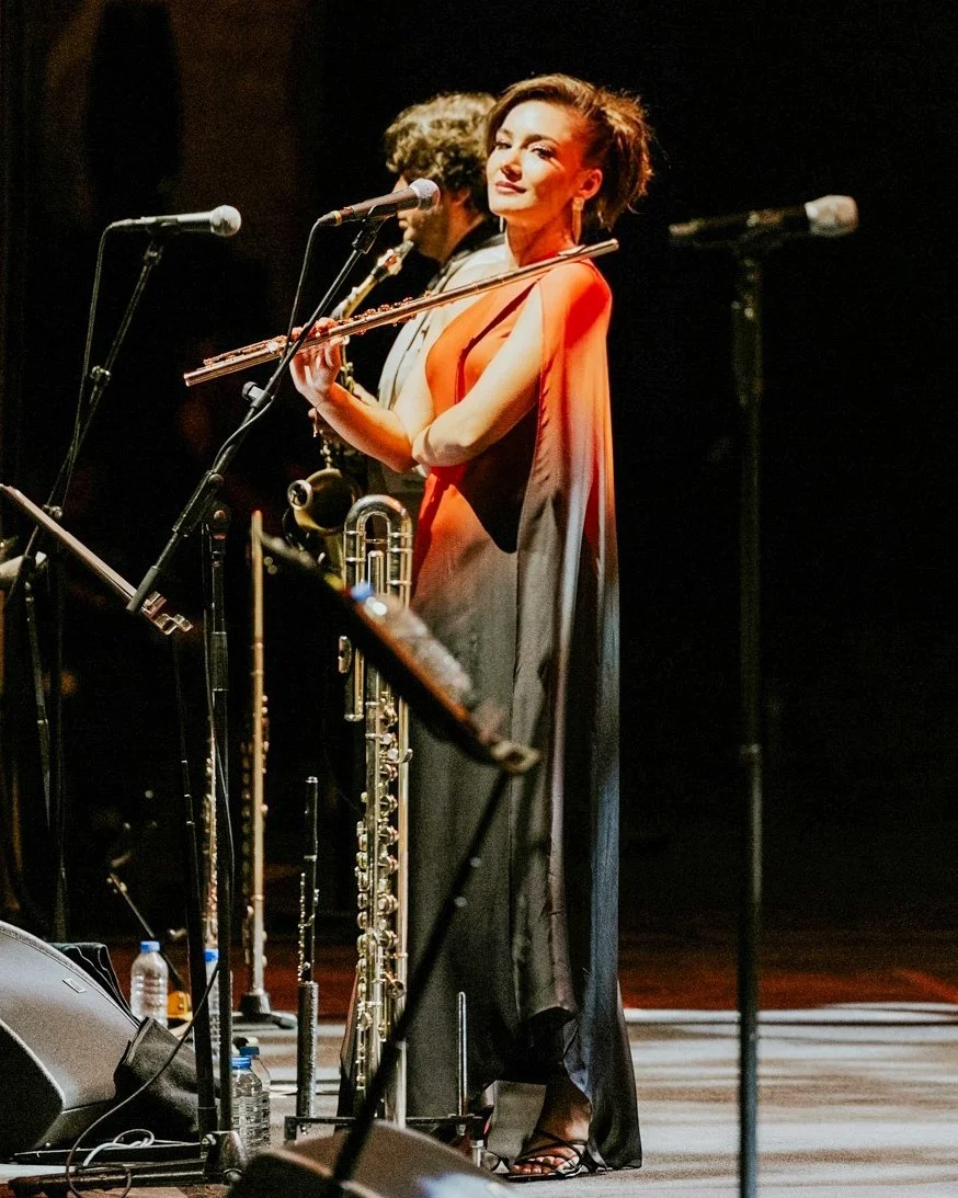 İzmir konserimizden, yine bir Arzu Kaprol elbisesiyle... Bu sefer 🧡
@kaprolarzu @arzukaprolofficial

Fazıl Say Jazz Quintet 🎶

27 Eyl&uuml;l&rsquo;de Ankara&rsquo;da buluşmak &uuml;zere!

📸 @ustundagsalih

#sayontour #fazılsayjazzquintet #harbiyea