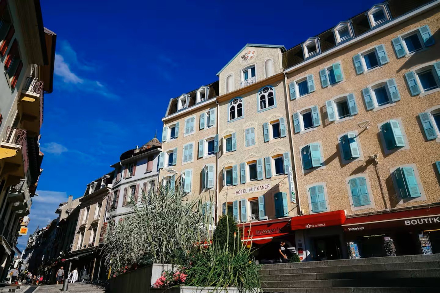 Evian 6.jpg
