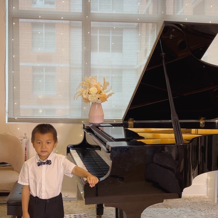 Good job to our 4 year-old youngest performer Yizhong and his brother Yuelin 🥰 
.
.
.
.
.
.
.
.
.

#piano #pianolessons #pianoteacher #pianoteaching #pianoteacherlife #pianoteachers #pianoteachersofinstagram #pianoclass #music #musician #musiclesson