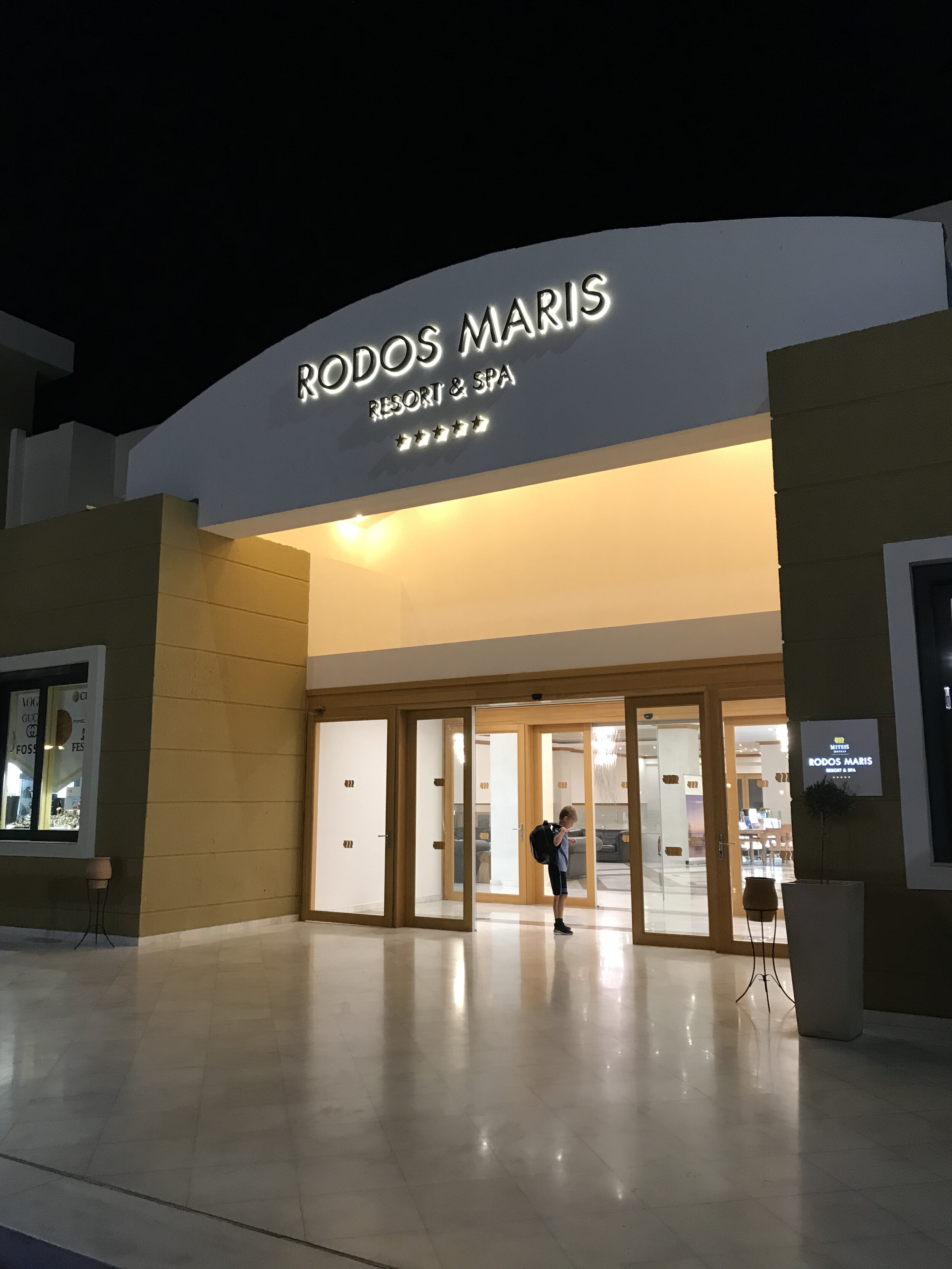 Rodinný pobyt v plážovém luxusním hotelu ve stylu řecké vesnice s all inclusive (Rhodos)